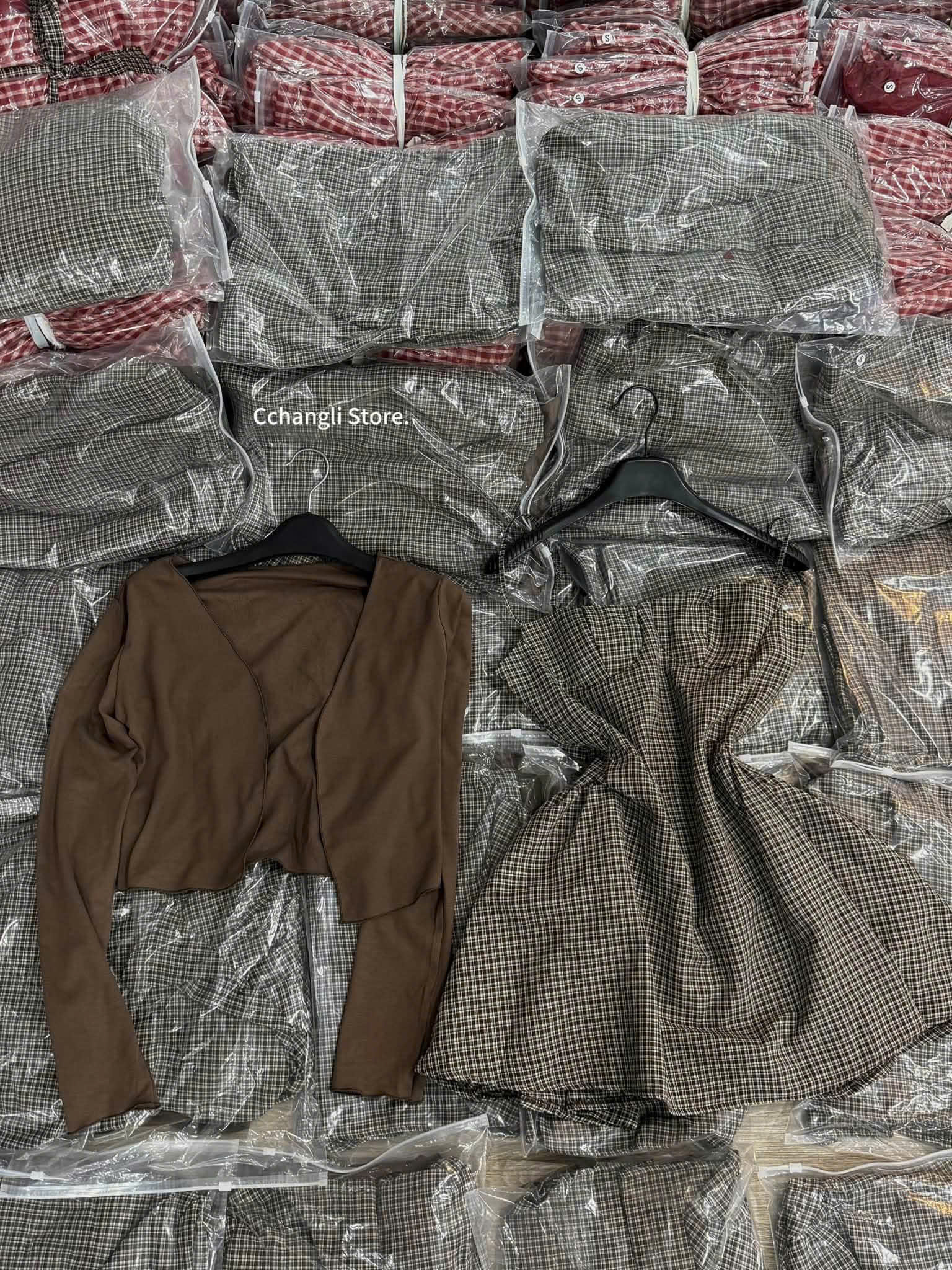 B538 - SET VÁY CARO + ÁO KHOÁC MỎNG