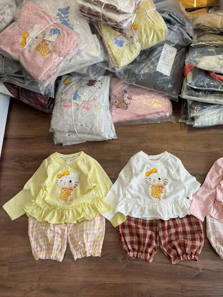 B539 - SET ÁO GIẤY KITTY NƠ VÀNG 3 MÀU