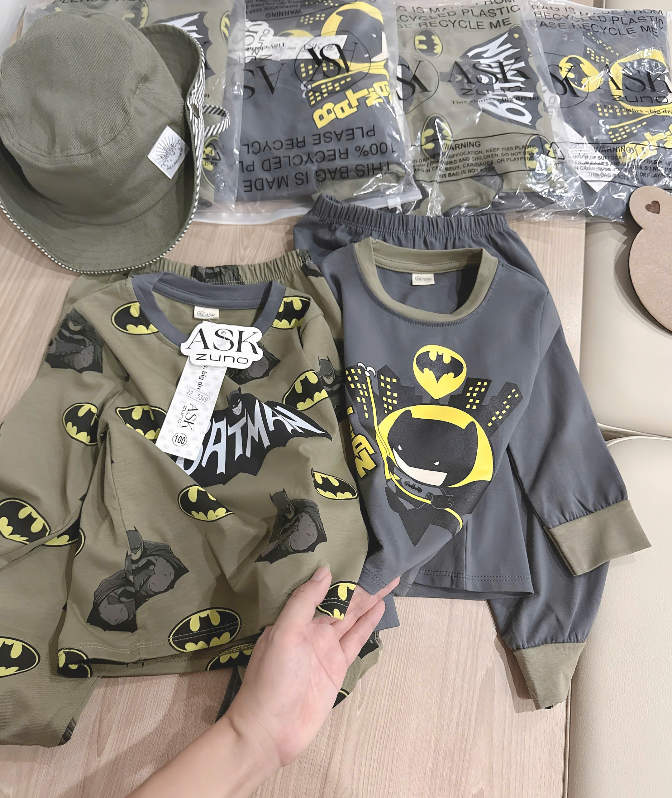 B579 - SET 2 BỘ BATMAN DÀI TAY XÁM RÊU