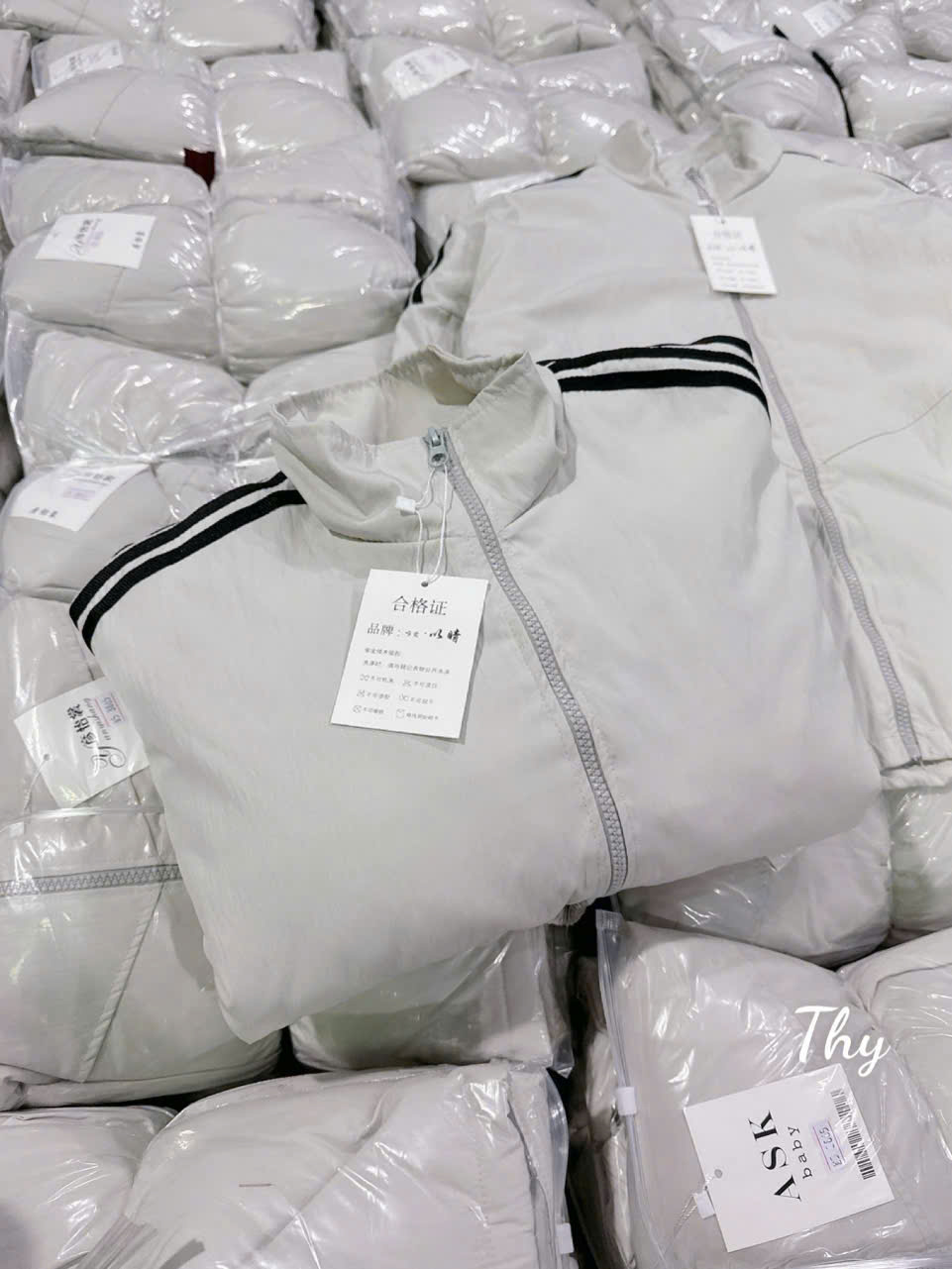 GOM B588 - ÁO KHOÁC PHAO TRẦN TRONG RÚT DÂY