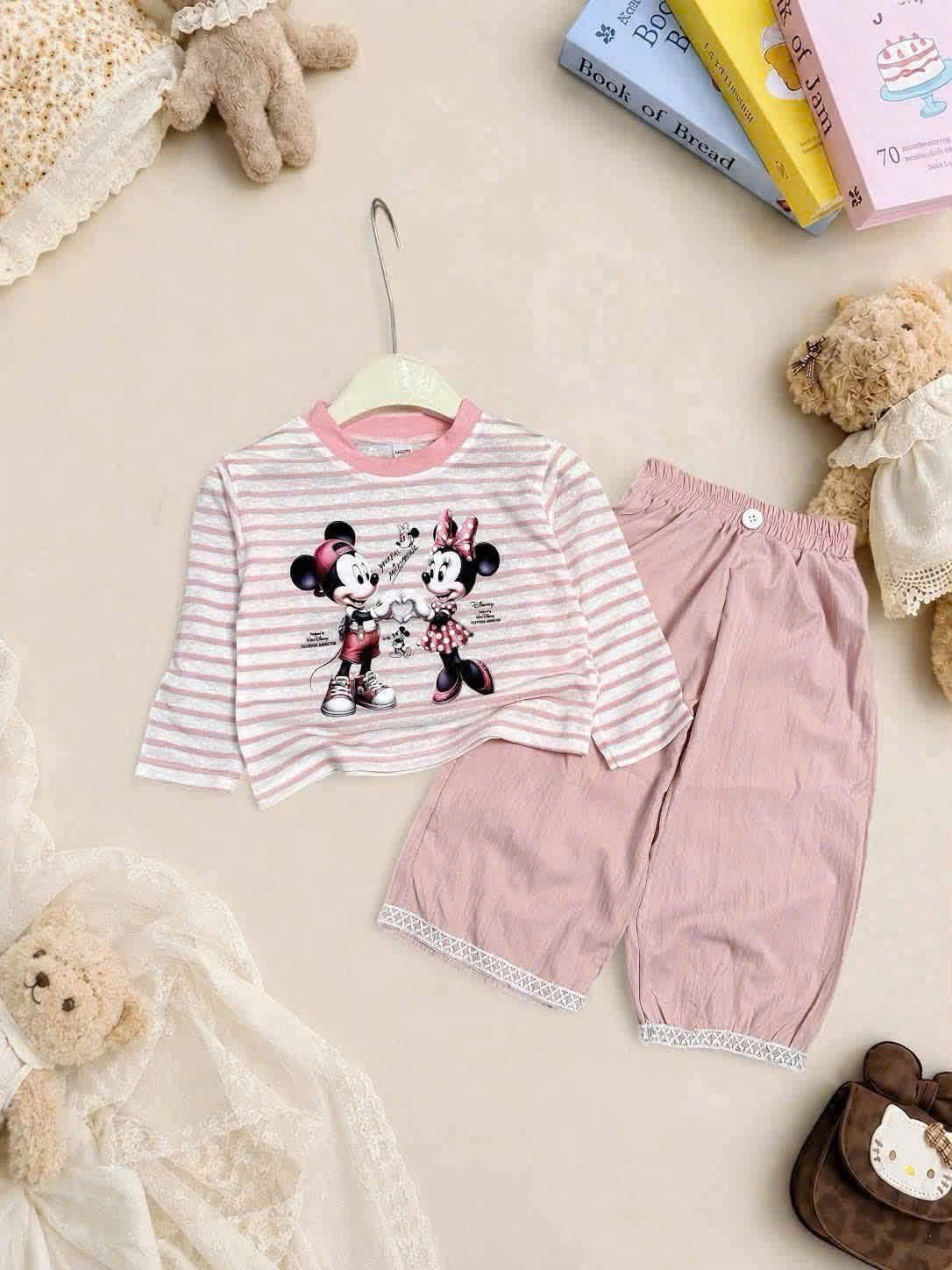 GOM B622 - SET BỘ ÁO KẺ NGANG QUẦN BO MINNIE KITTY CÚN /