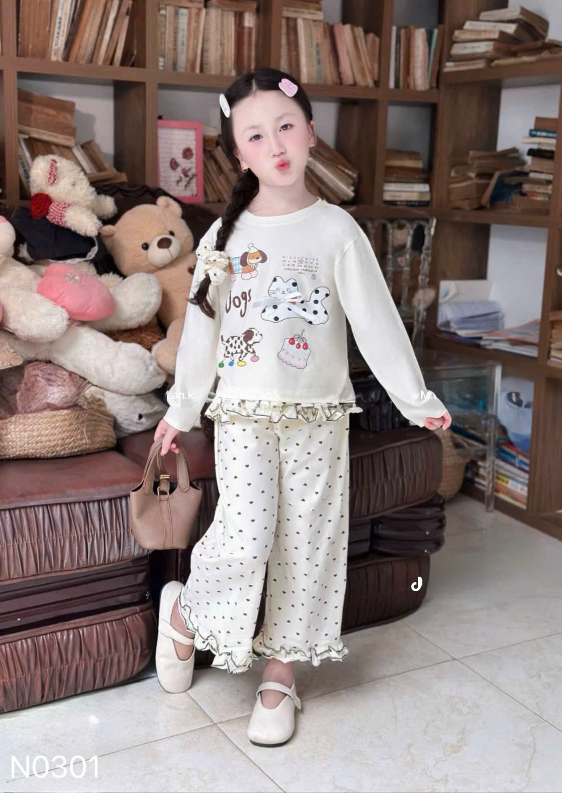 GOM B627 - SET BỘ CHỮ DOGS BÈO NHÚN 2 MÀU