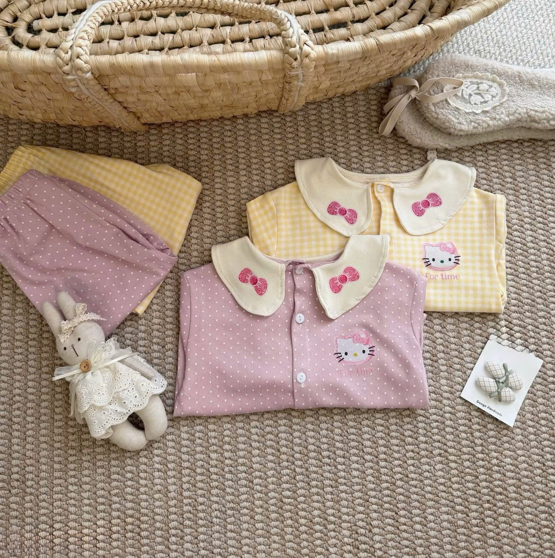 GOM B630 - SET BỘ HELLO KITTY BO TAY QUẦN HỒNG VÀNG