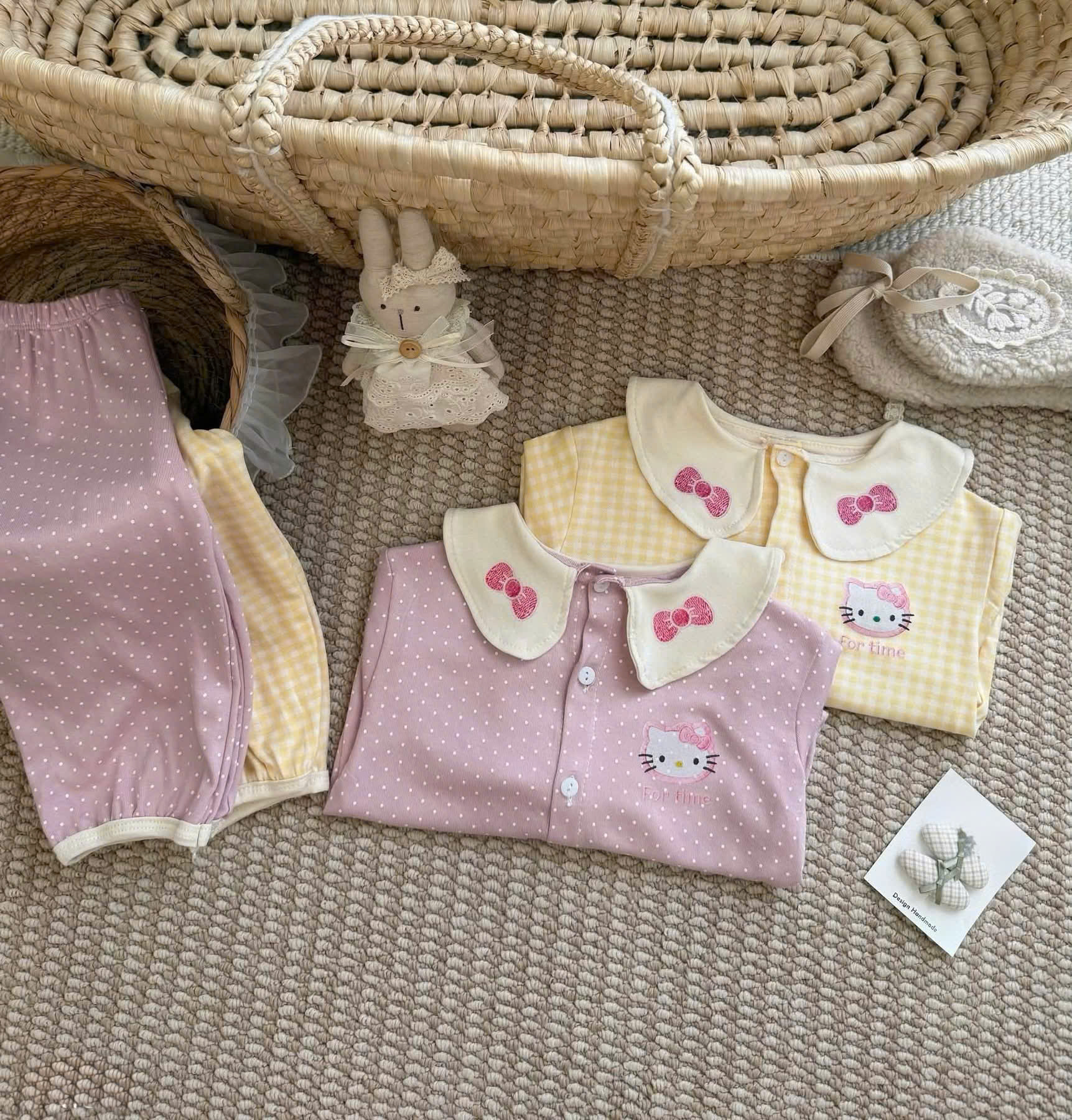 GOM B630 - SET BỘ HELLO KITTY BO TAY QUẦN HỒNG VÀNG