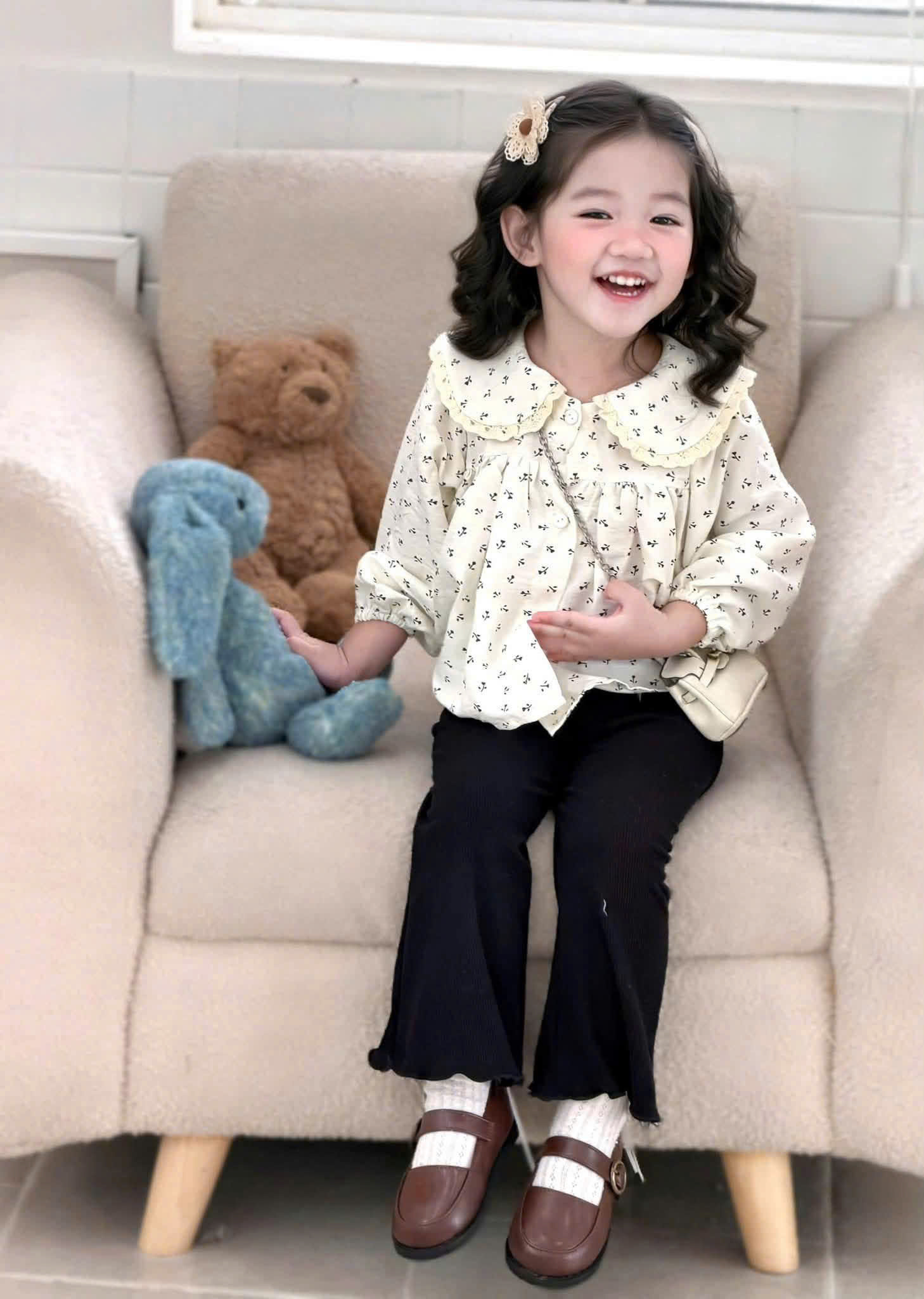 GOM B636 - SET BÉ GÁI HOA NHÍ QUẦN LOE ĐEN