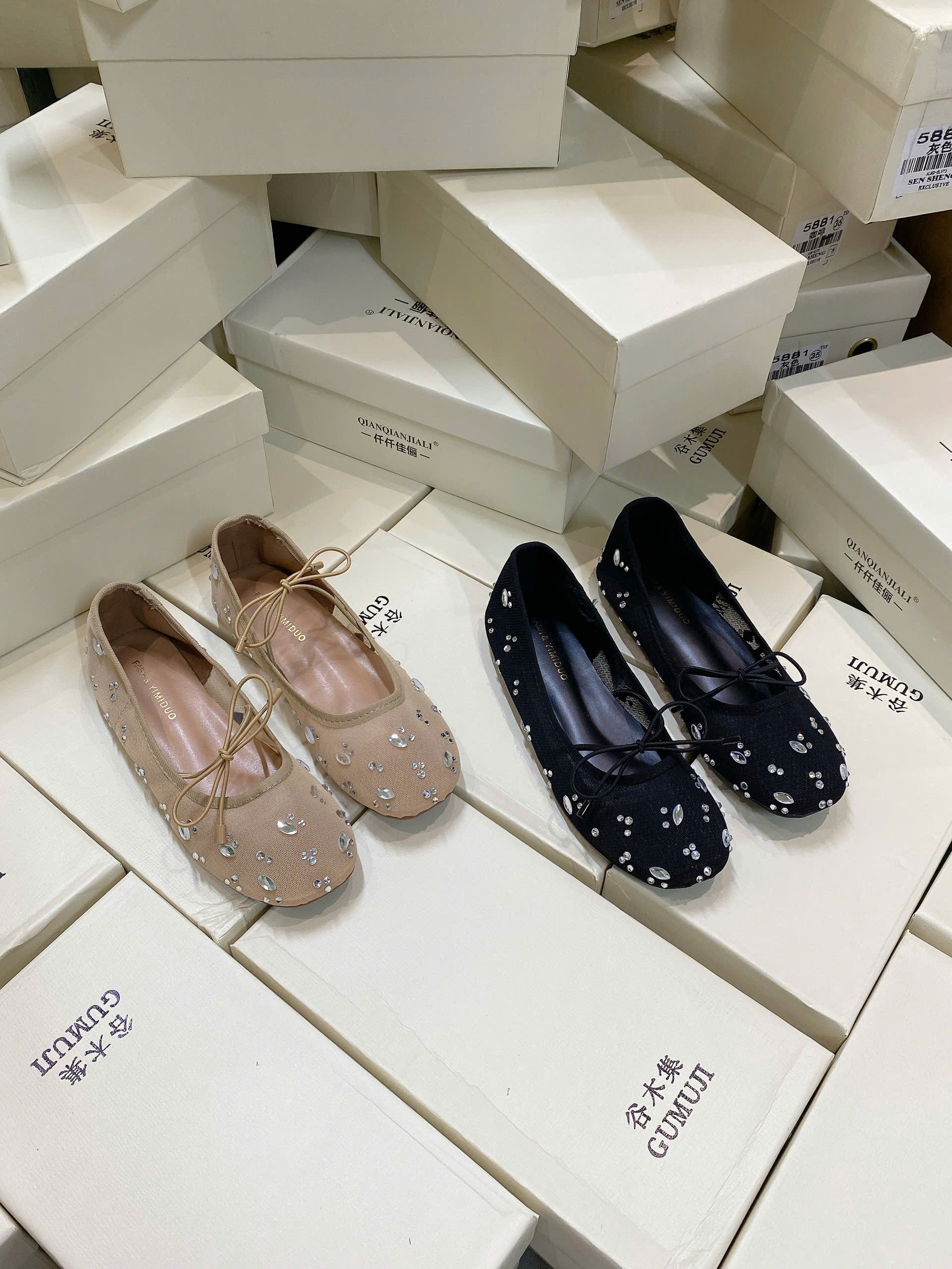 GOM B637 - GIÀY BÚP BÊ ĐÍNH ĐÁ