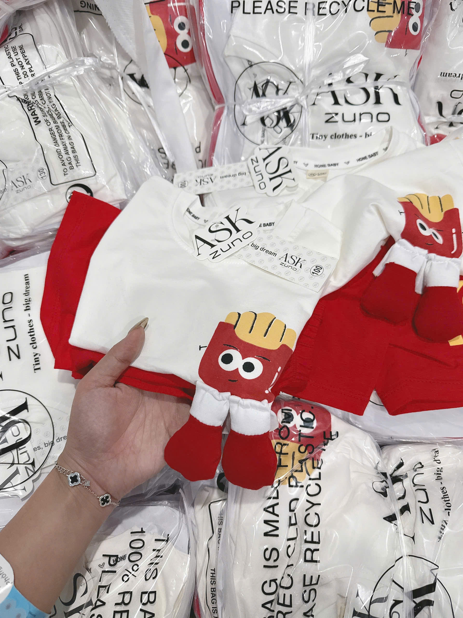 XẢ A318 - SET ÁO CỘC QUẦN CỘC BURGER – FRIES CHO BÉ