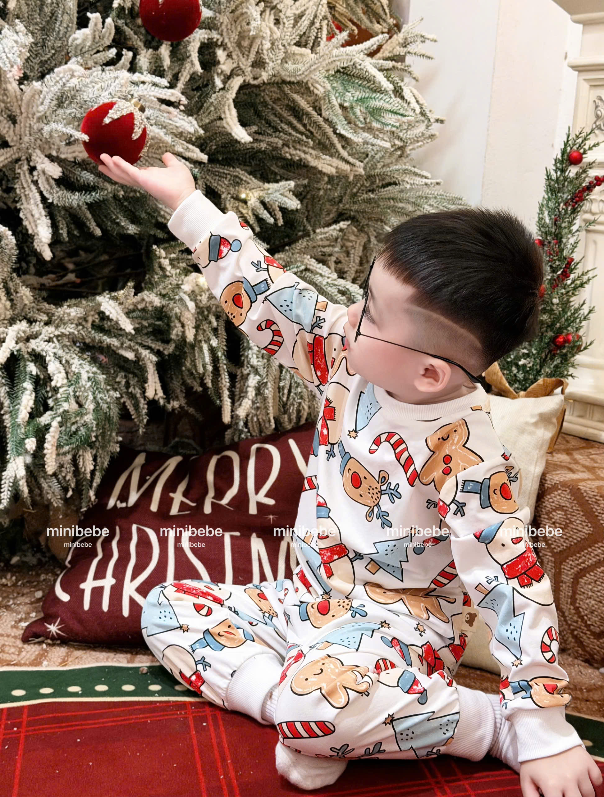 XẢ A171 - SET 2 BỘ NOEL KEM KẺ ĐỎ QUẦN ĐEN