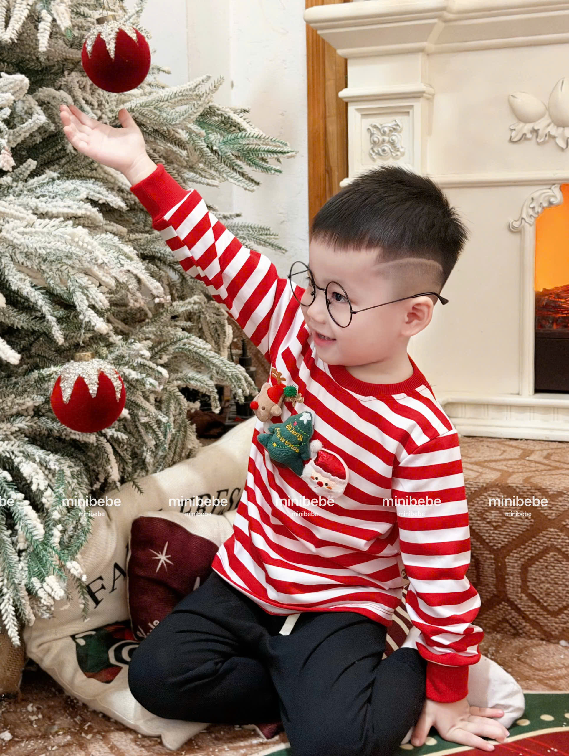 XẢ A171 - SET 2 BỘ NOEL KEM KẺ ĐỎ QUẦN ĐEN