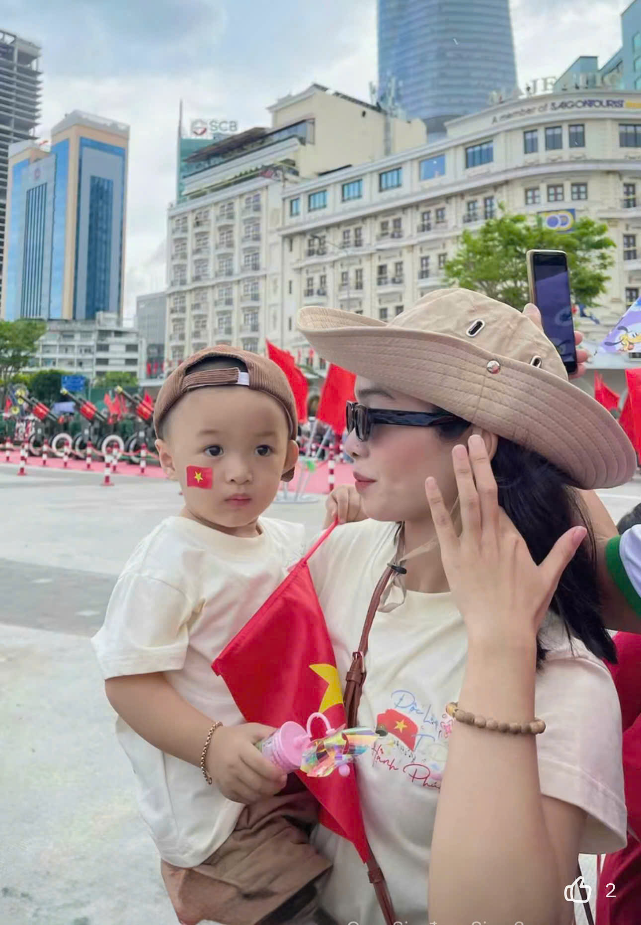XẢ A570 - ÁO PHÔNG ĐÔI MẸ CON MÀU BE ĐỘC LẬP TỰ DO