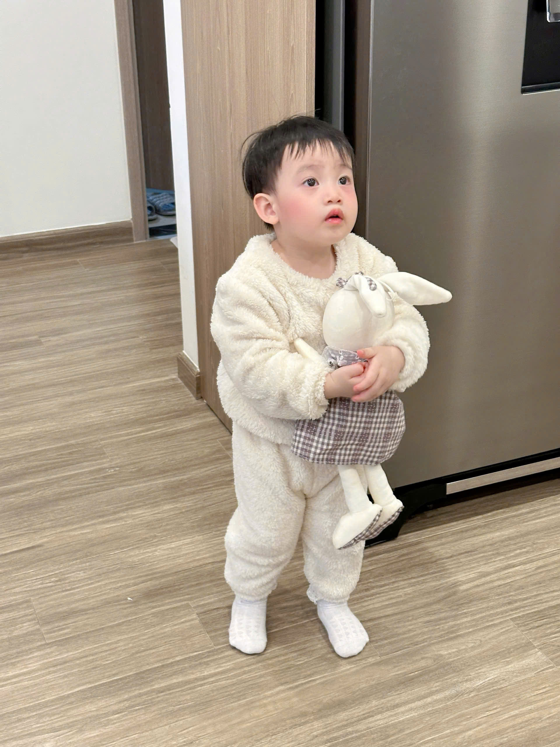 XẢ A586 - SET 2 BỘ LÔNG MỀM NÂU KEM