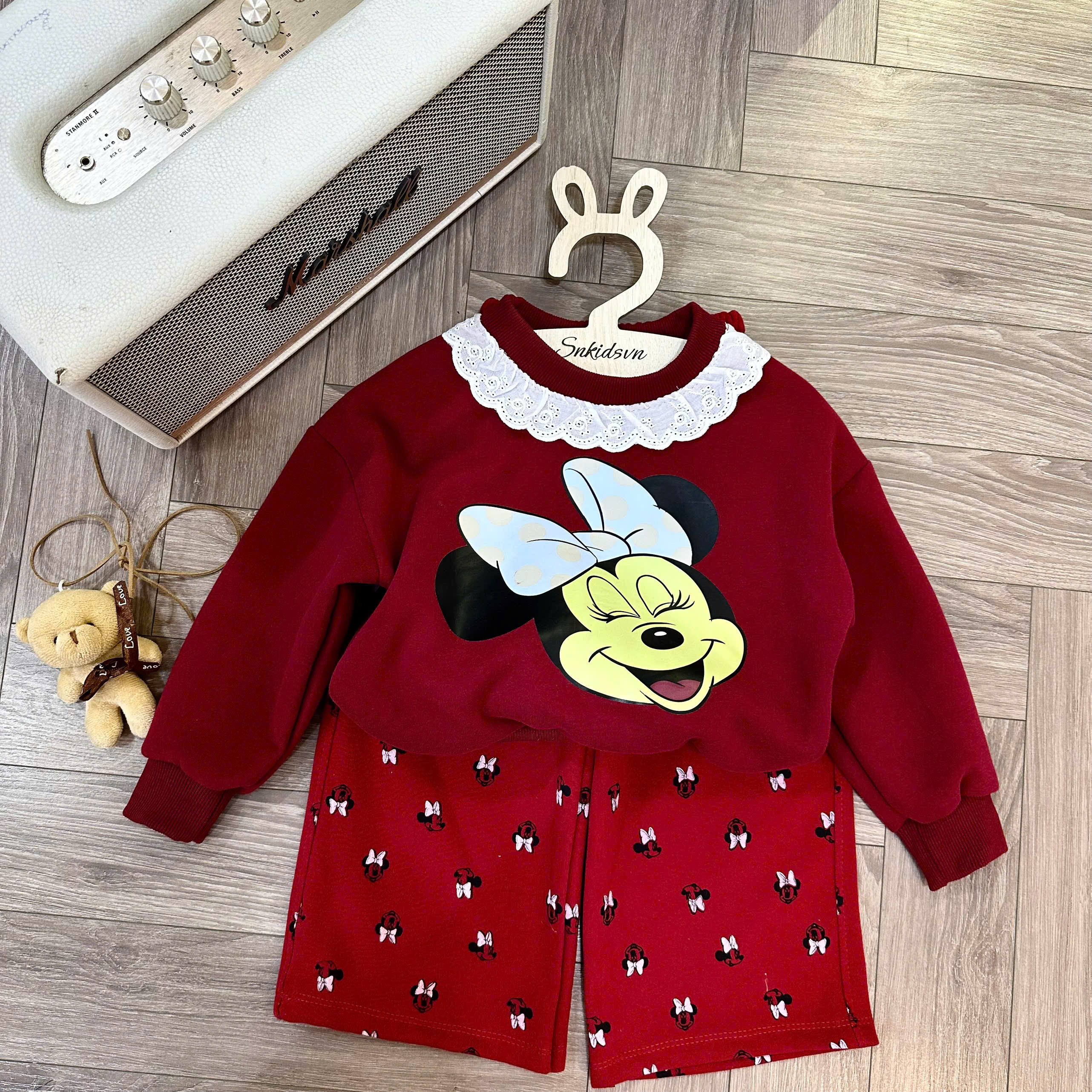 B04 - SET NỈ ĐỎ MICKEY VIỀN CỔ REN TRẮNG QUẦN IN NHÍ