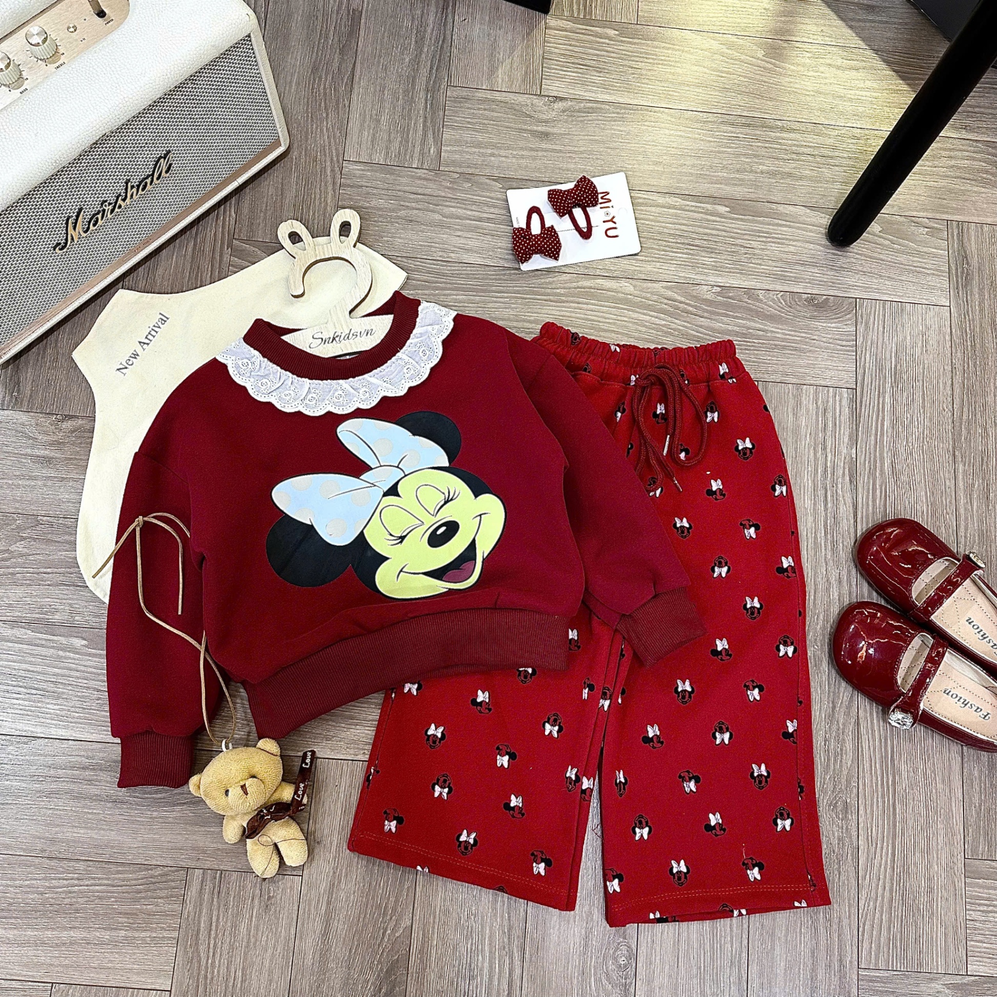 B04 - SET NỈ ĐỎ MICKEY VIỀN CỔ REN TRẮNG QUẦN IN NHÍ