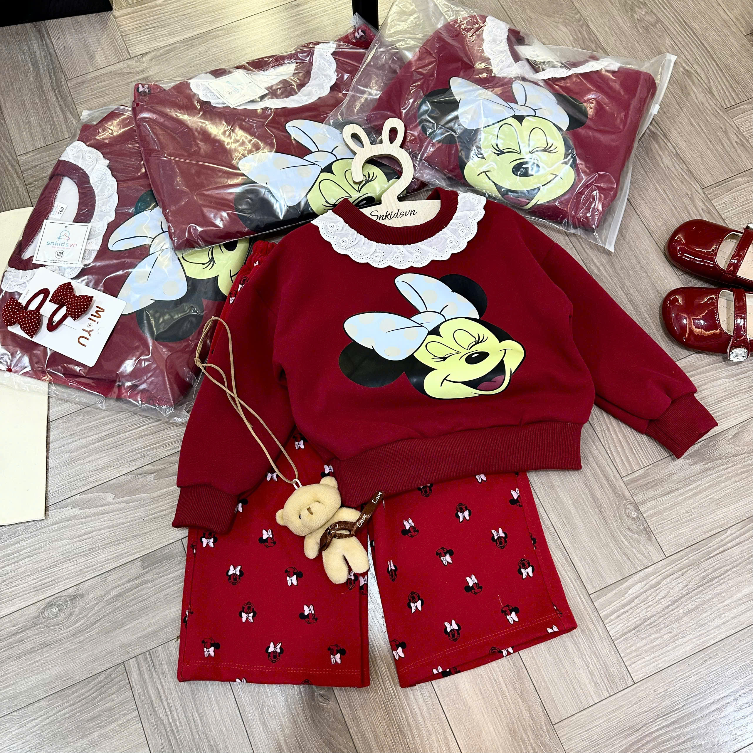 B04 - SET NỈ ĐỎ MICKEY VIỀN CỔ REN TRẮNG QUẦN IN NHÍ