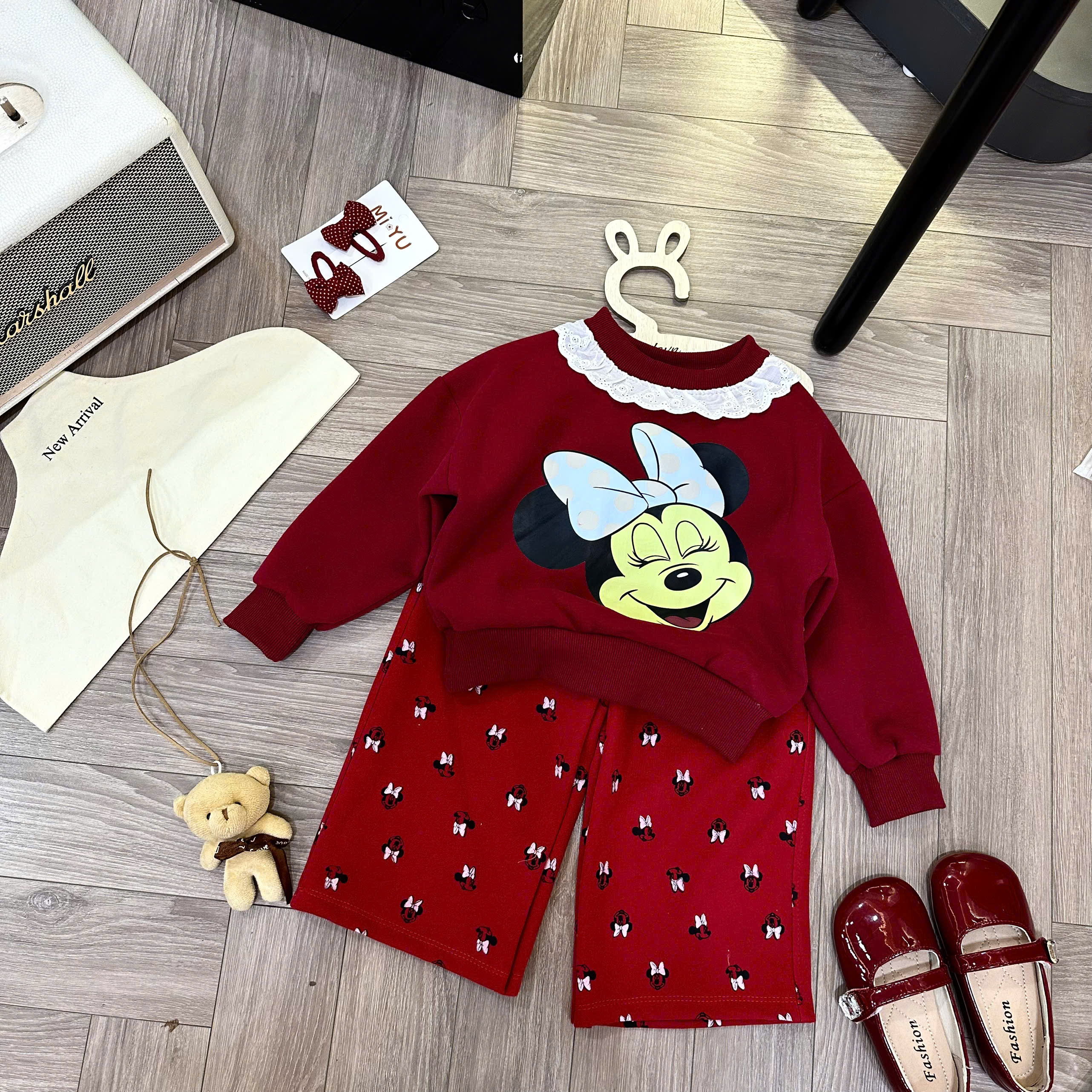 B04 - SET NỈ ĐỎ MICKEY VIỀN CỔ REN TRẮNG QUẦN IN NHÍ