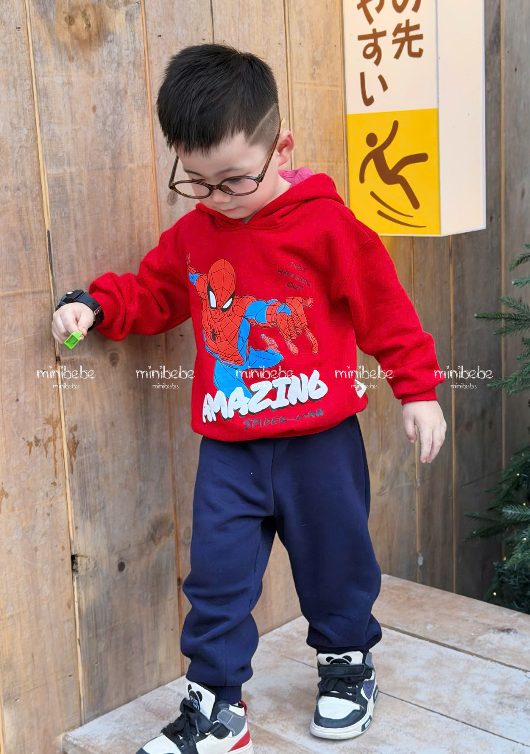 B140 - SET ÁO HODDY AMAZING NHỆN ĐỎ QUẦN XANH