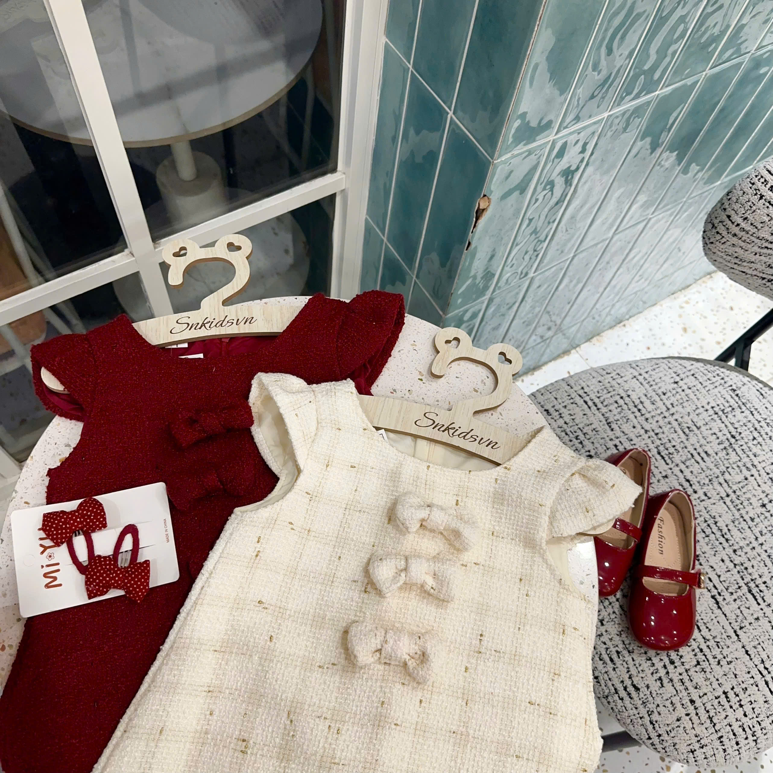 XẢ B164 - VÁY DẠ ÉP TWEED ĐÍNH 3 NƠ