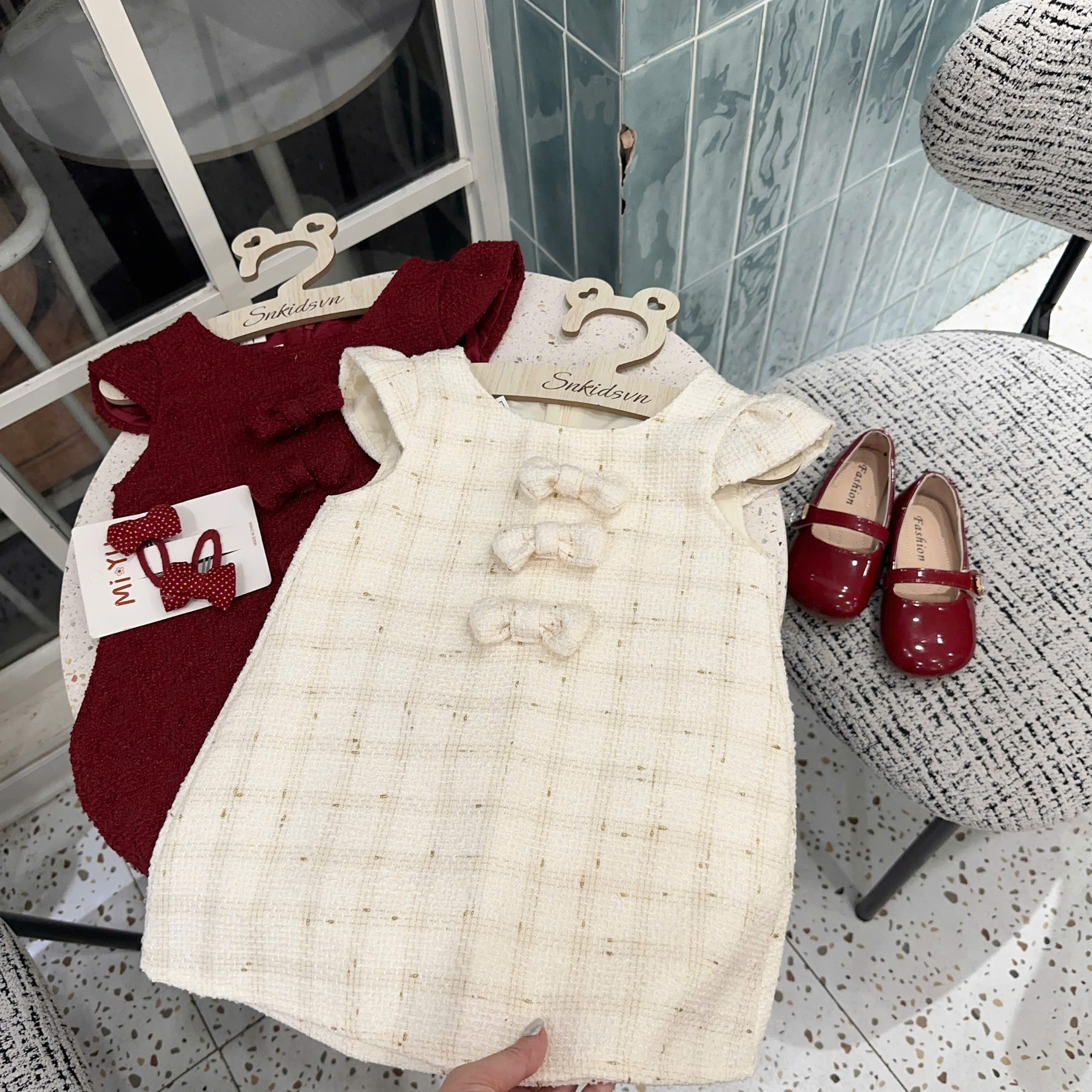 XẢ B164 - VÁY DẠ ÉP TWEED ĐÍNH 3 NƠ