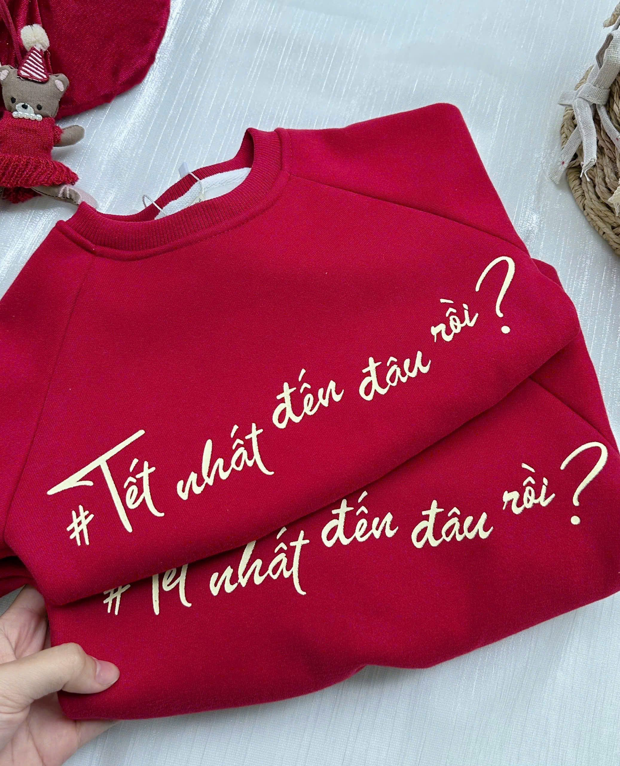 XẢ B171 - ÁO NỈ ĐỎ LÓT NHUNG CHỮ TẾT NHẤT ĐẾN ĐÂU RỒI