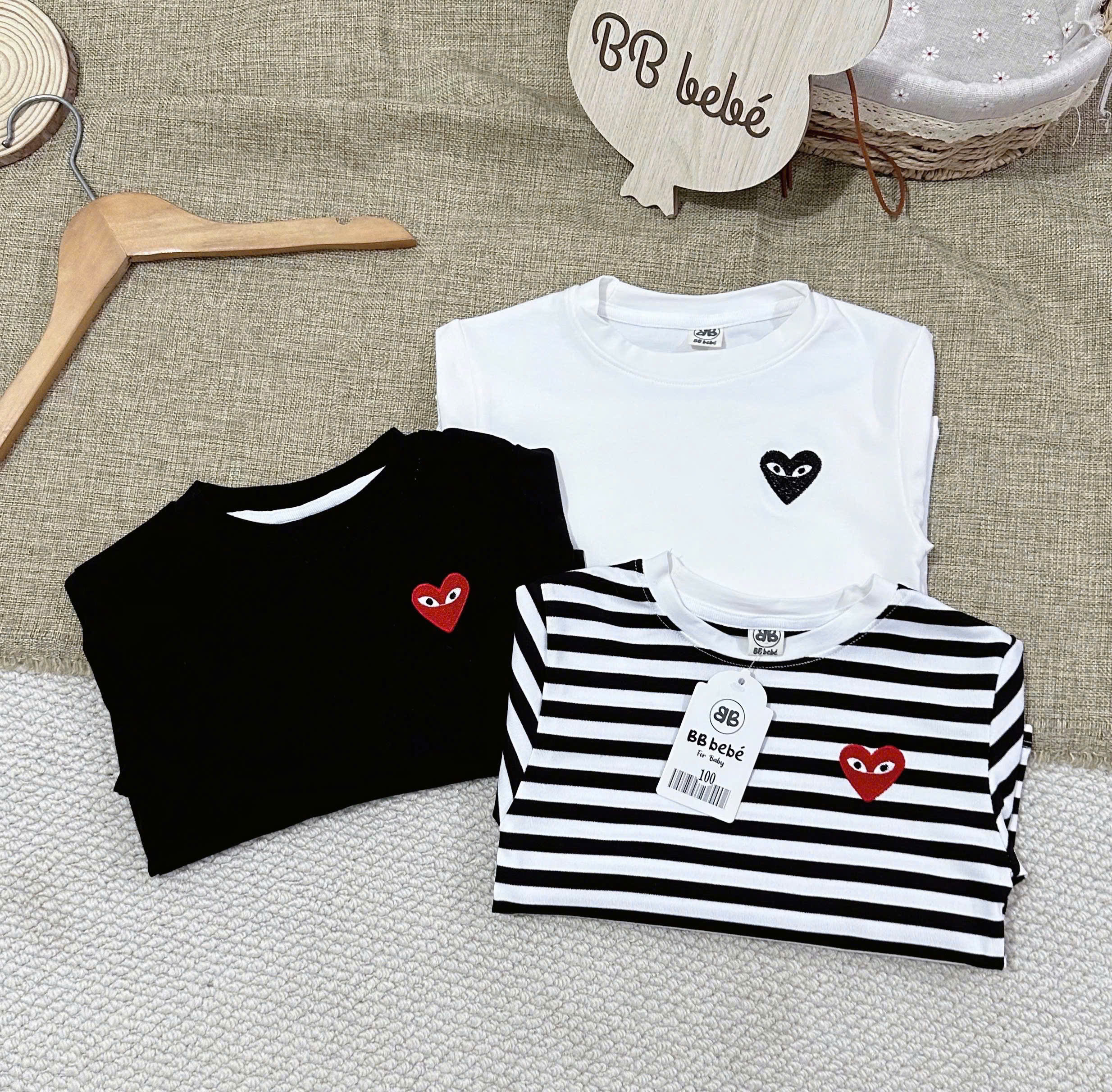 XẢ B434 - SET 3 ÁO TRÁI TIM TRẮNG ĐEN KẺ