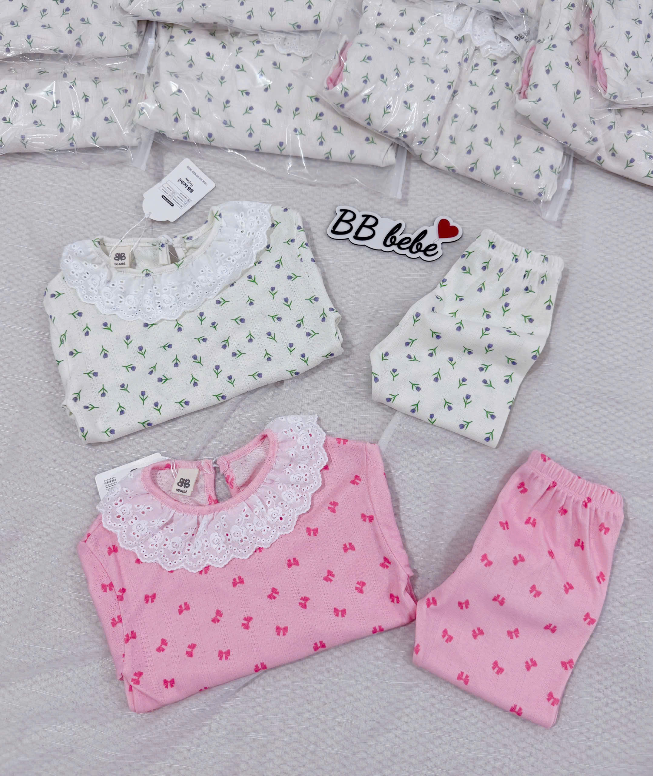 XẢ B460 - SET 2 BỘ CỔ BÈO NƠ HỒNG HOA NHÍ KEM