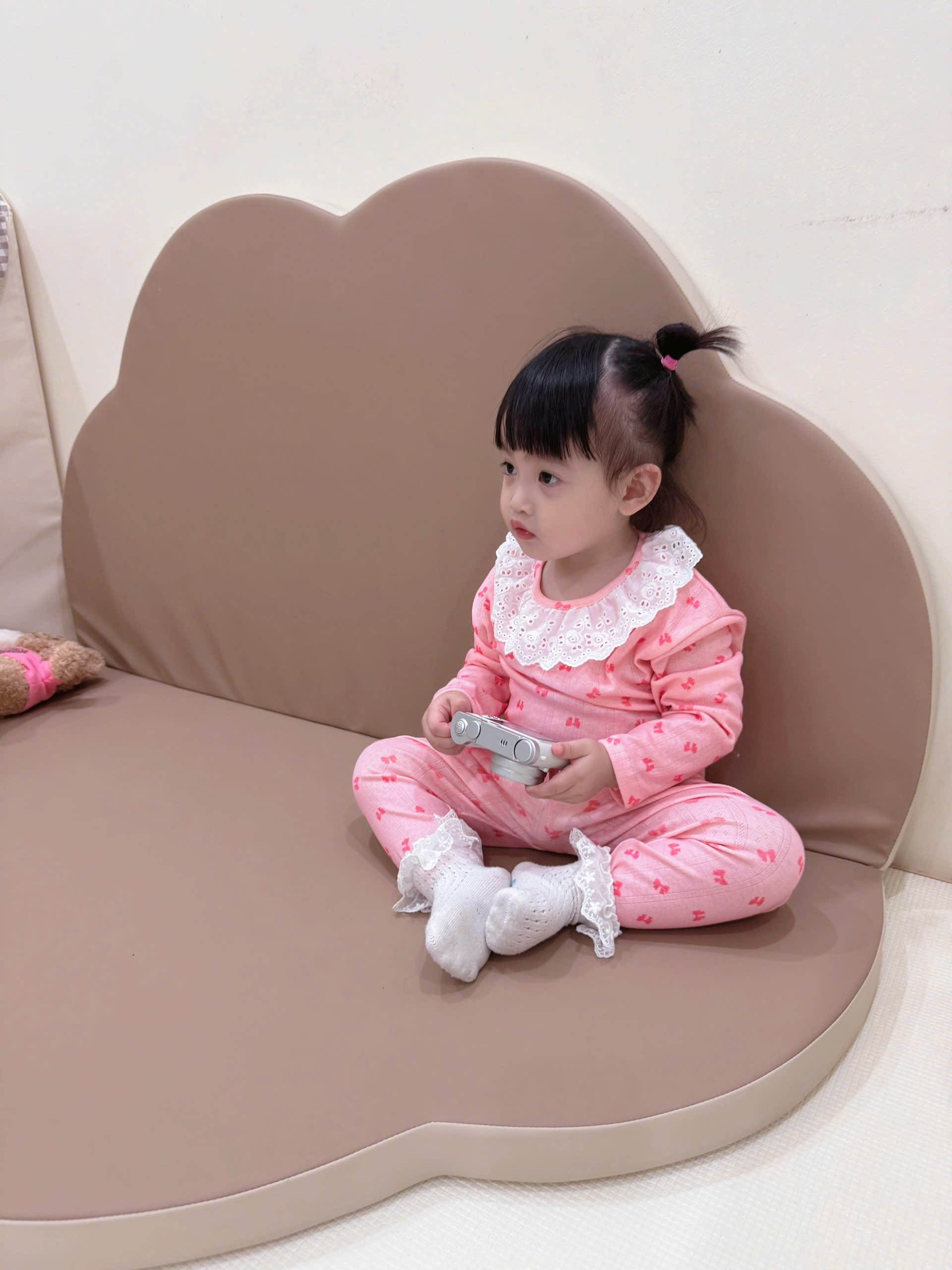 XẢ B460 - SET 2 BỘ CỔ BÈO NƠ HỒNG HOA NHÍ KEM