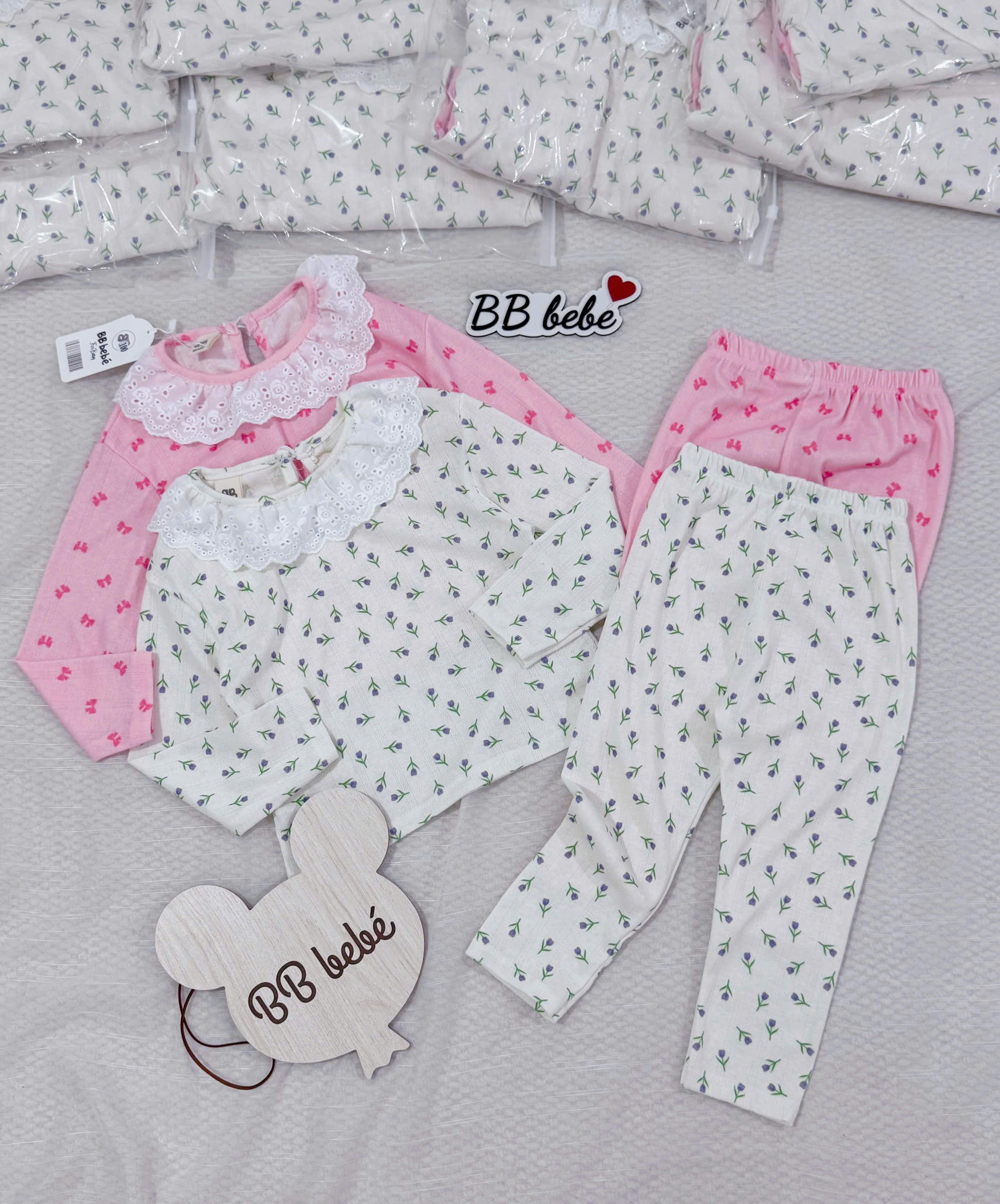 XẢ B460 - SET 2 BỘ CỔ BÈO NƠ HỒNG HOA NHÍ KEM