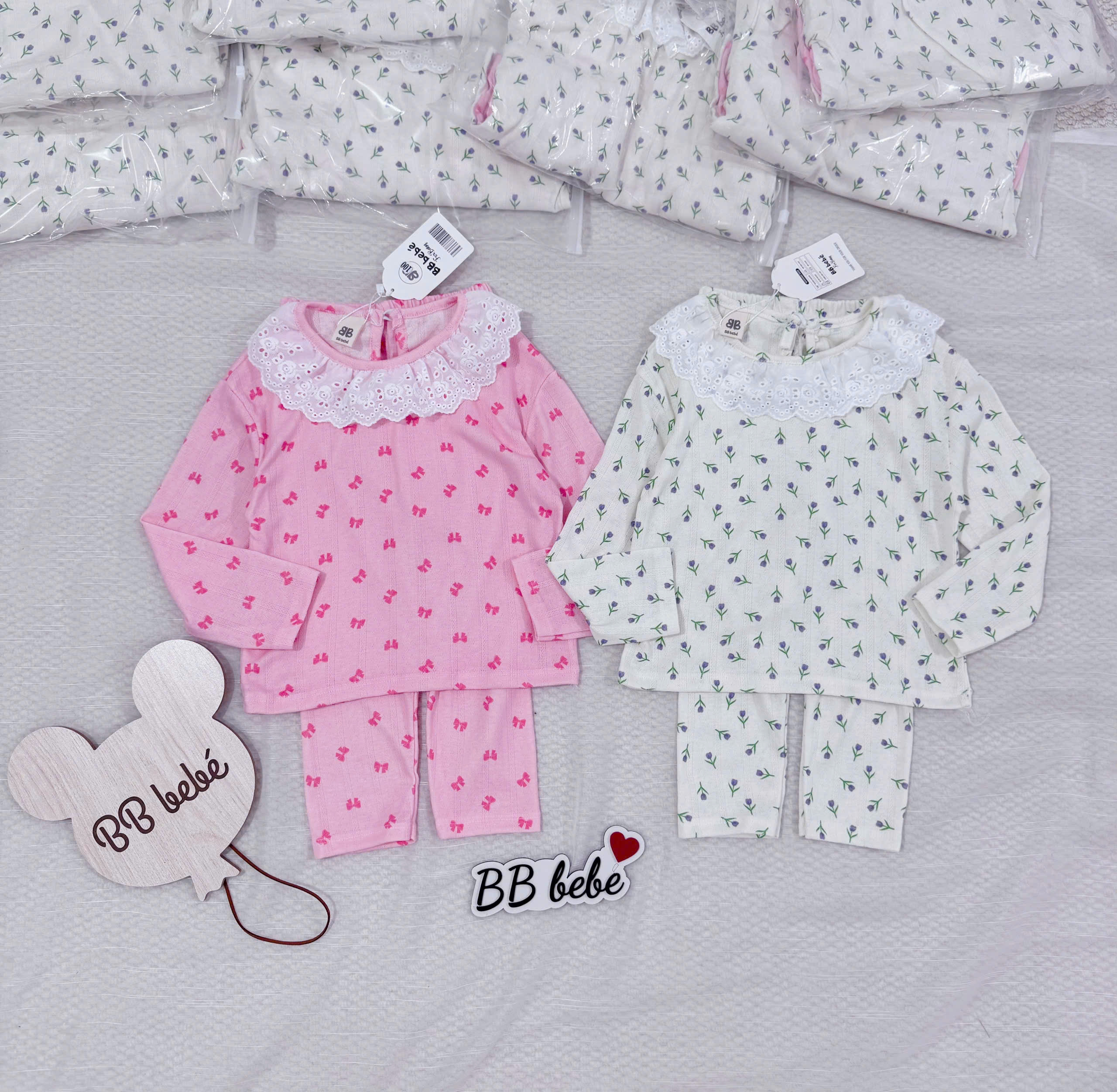 XẢ B460 - SET 2 BỘ CỔ BÈO NƠ HỒNG HOA NHÍ KEM