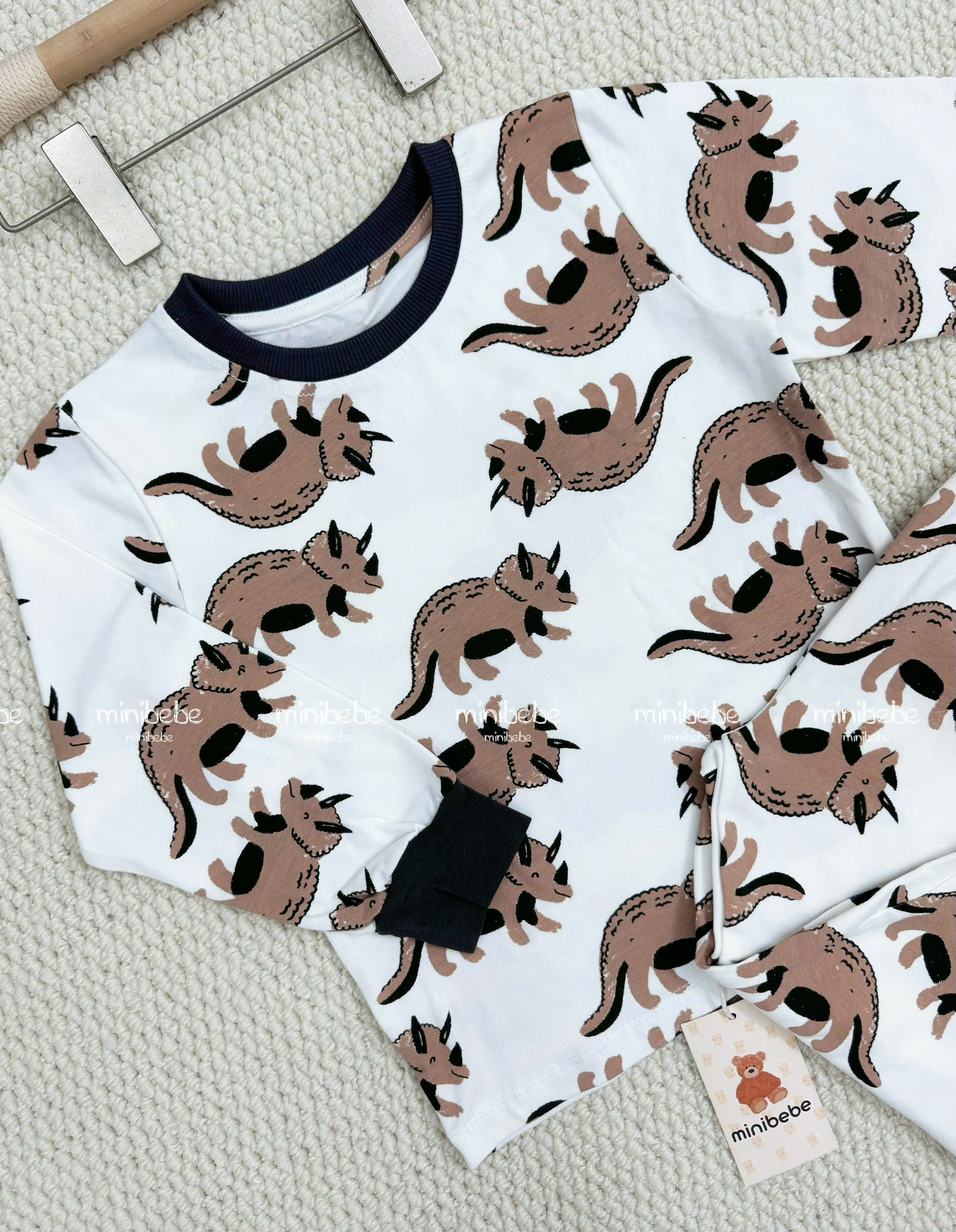 B507 - SET 2 BỘ TÊ GIÁC ĐEN TRẮNG