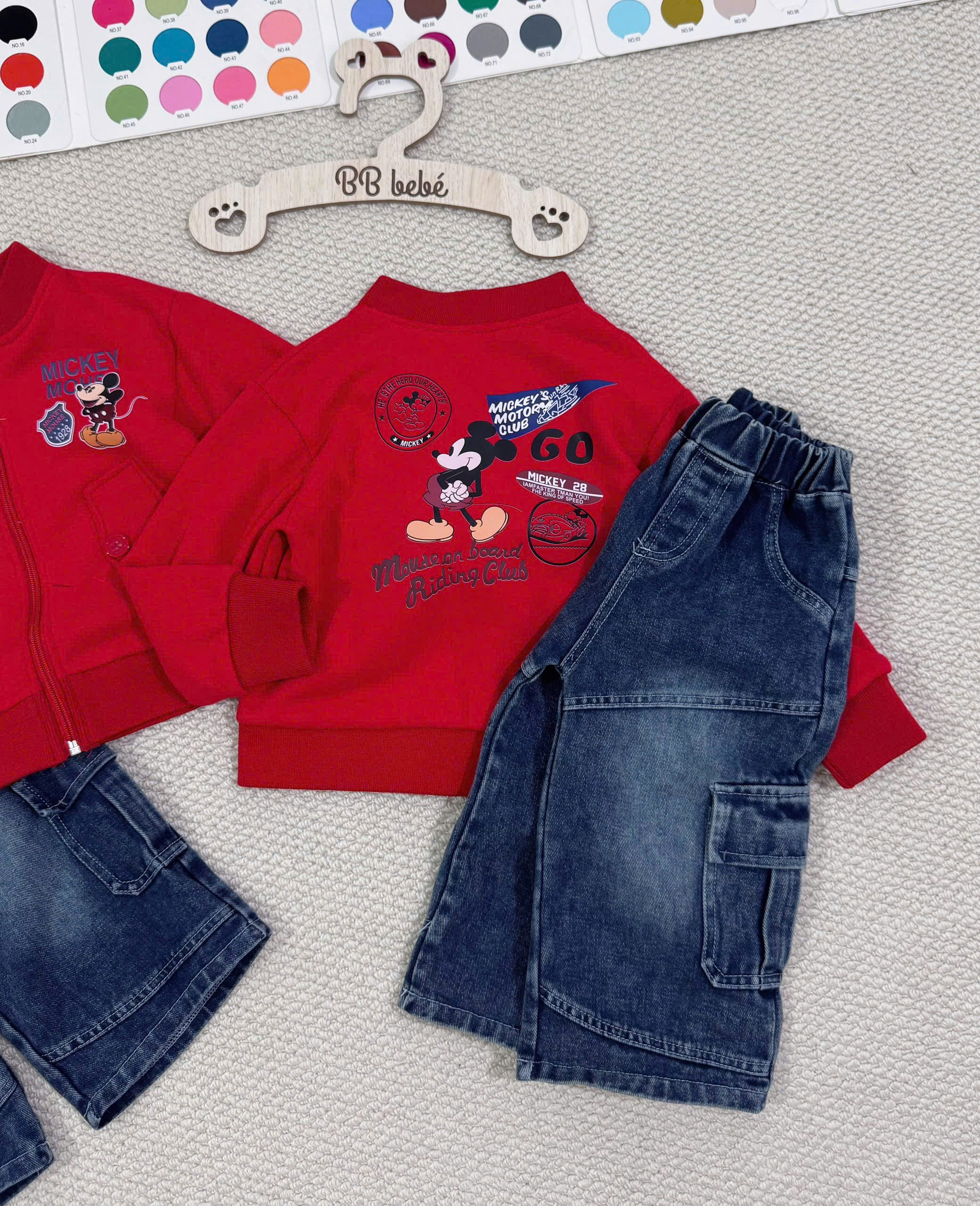 XẢ B510 - SET ÁO NỈ KÉO KHÓA MICKY ĐỎ QUẦN JEAN