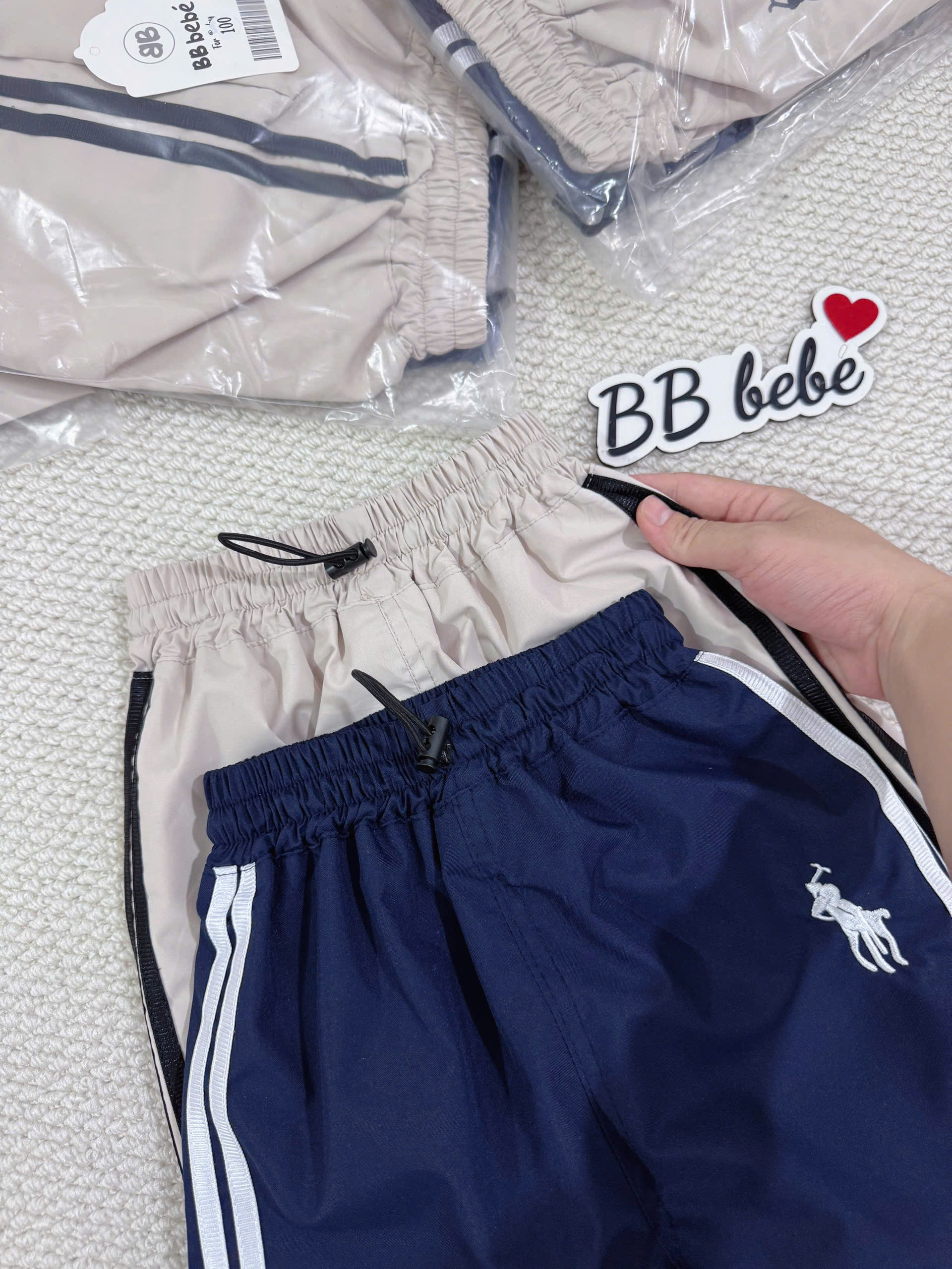 XẢ B621 - SET 2 QUẦN GIÓ THAN BE SỌC TRẮNG