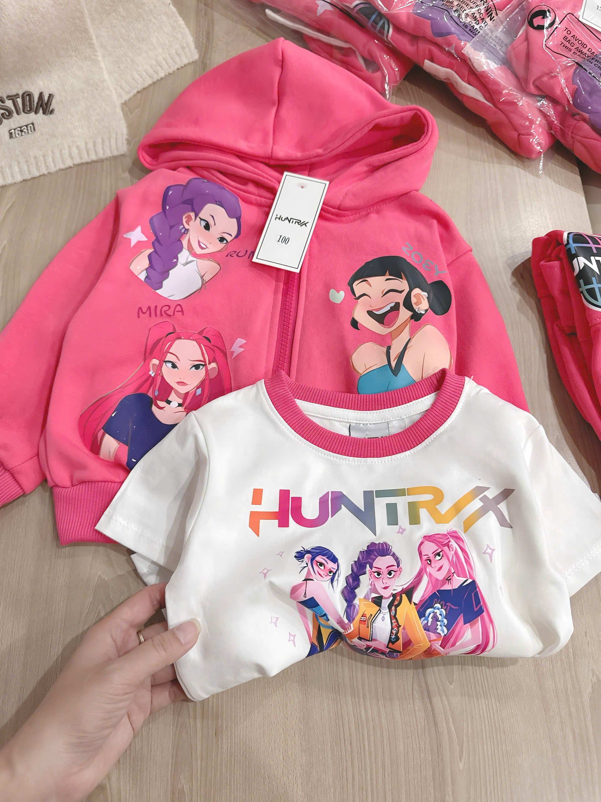 B743 - SET 3 CHI TIẾT HỒNG HUNTRX BÉ GÁI