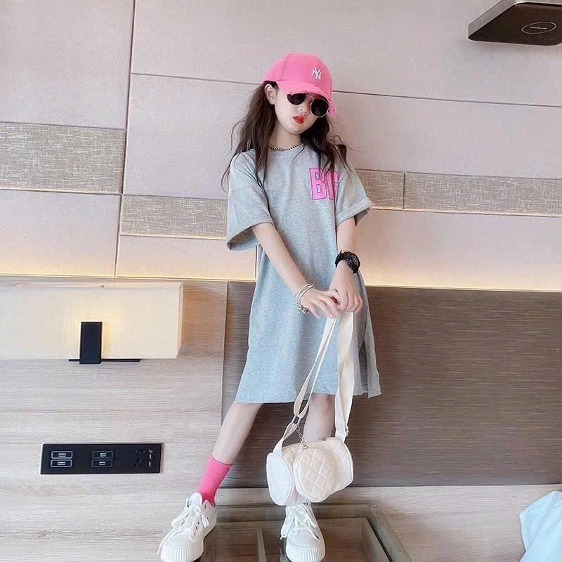 XẢ B989 - VÁY XÁM BÉ GÁI CHỮ BIG HỒNG SIZE NHỠ