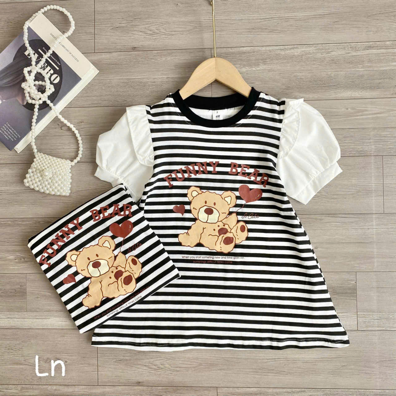 XẢ B994 - VÁY GẤU KẺ SỌC ĐEN TRẮNG TAY SƠ MI BÈO