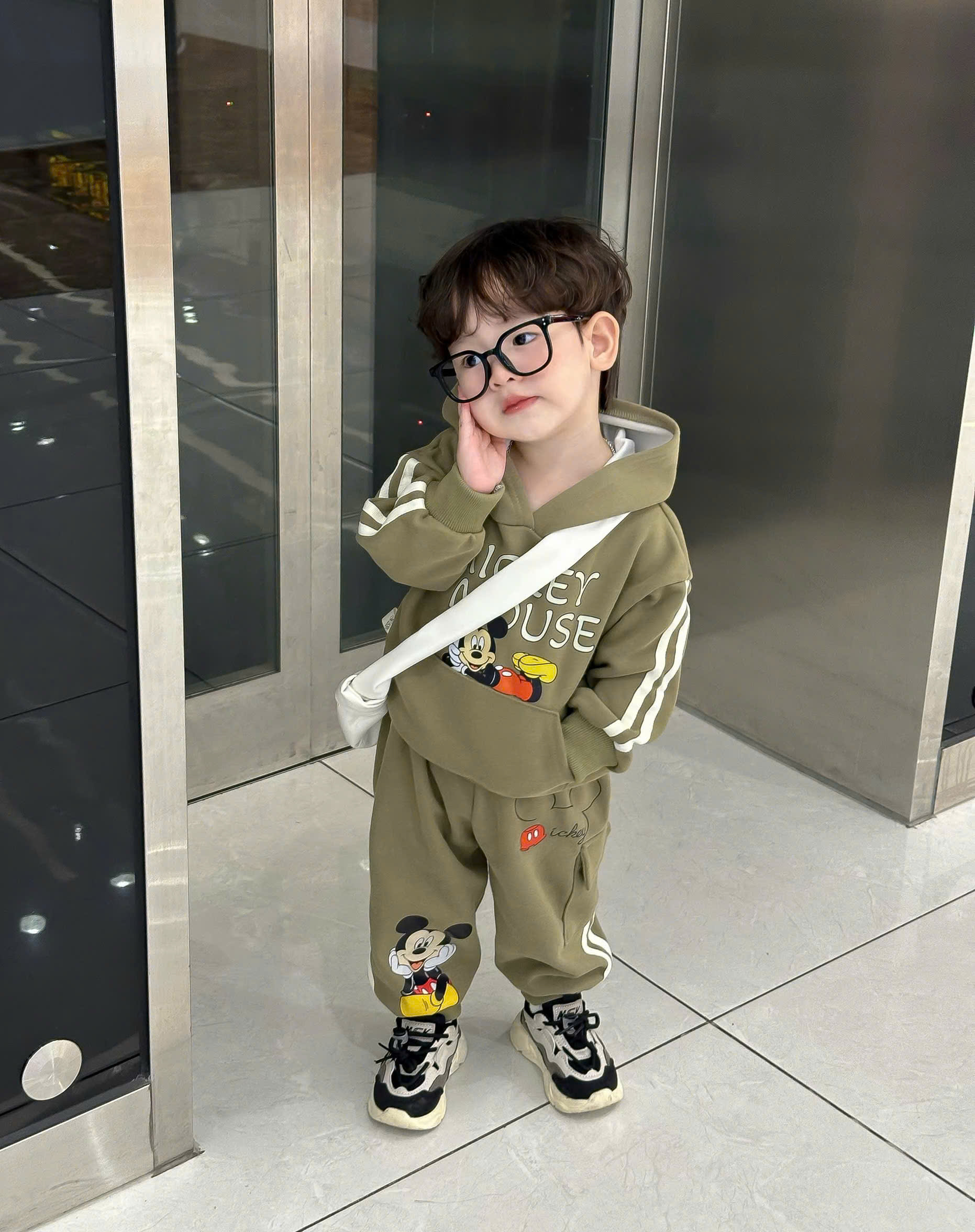 XẢ C135 - BỘ NỈ MICKEY MOUSE XANH RÊU