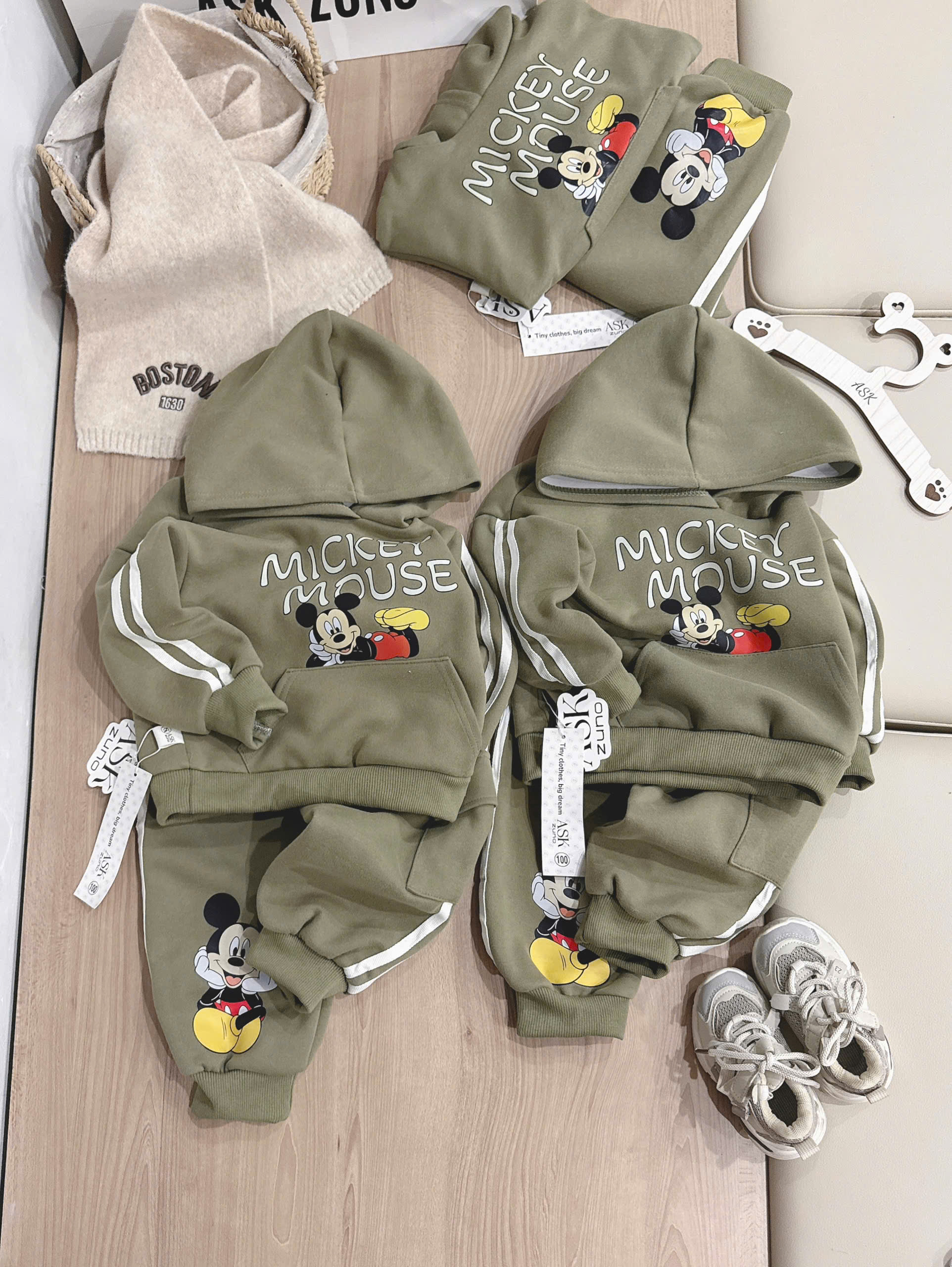 XẢ C135 - BỘ NỈ MICKEY MOUSE XANH RÊU