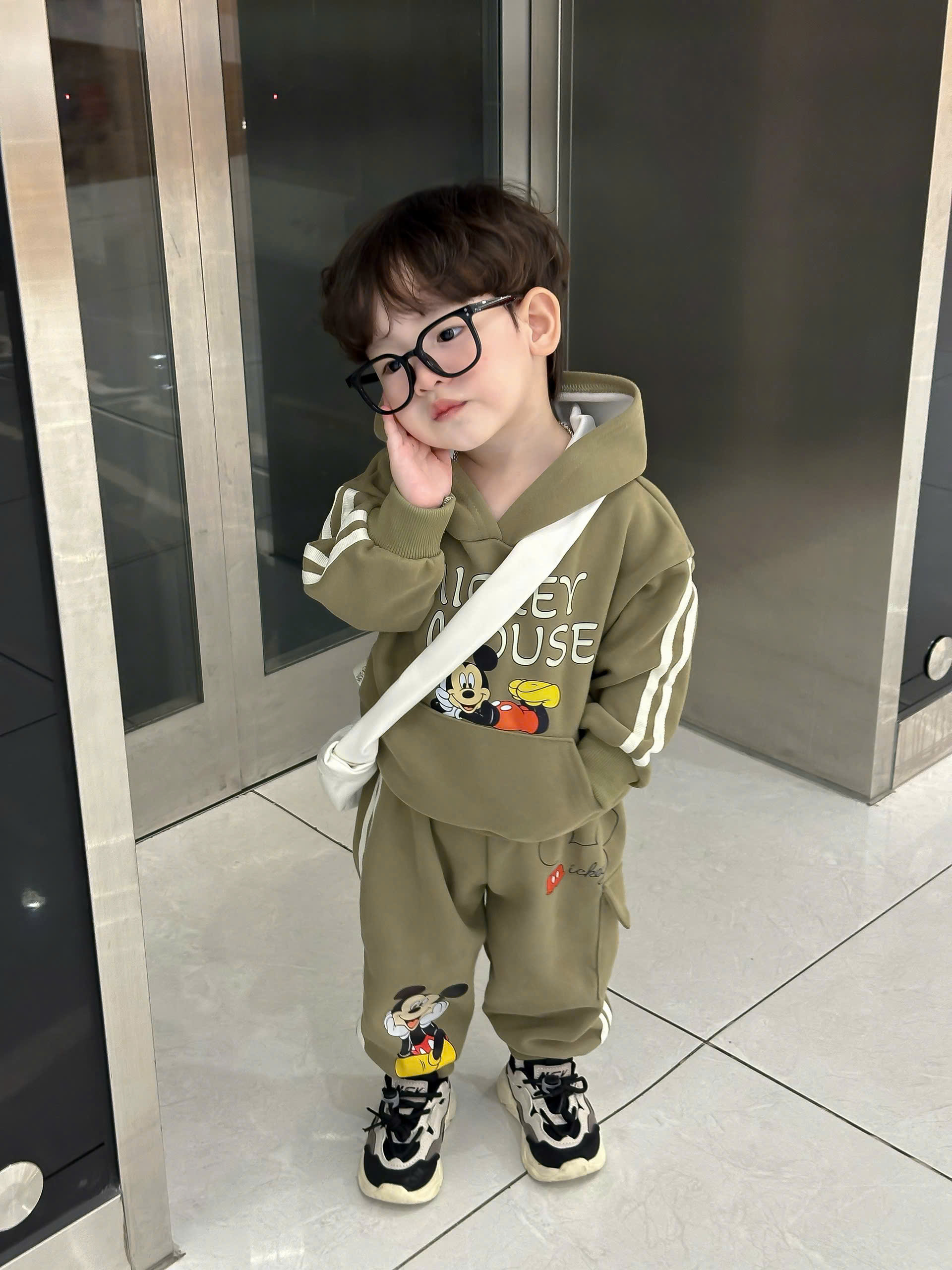 XẢ C135 - BỘ NỈ MICKEY MOUSE XANH RÊU