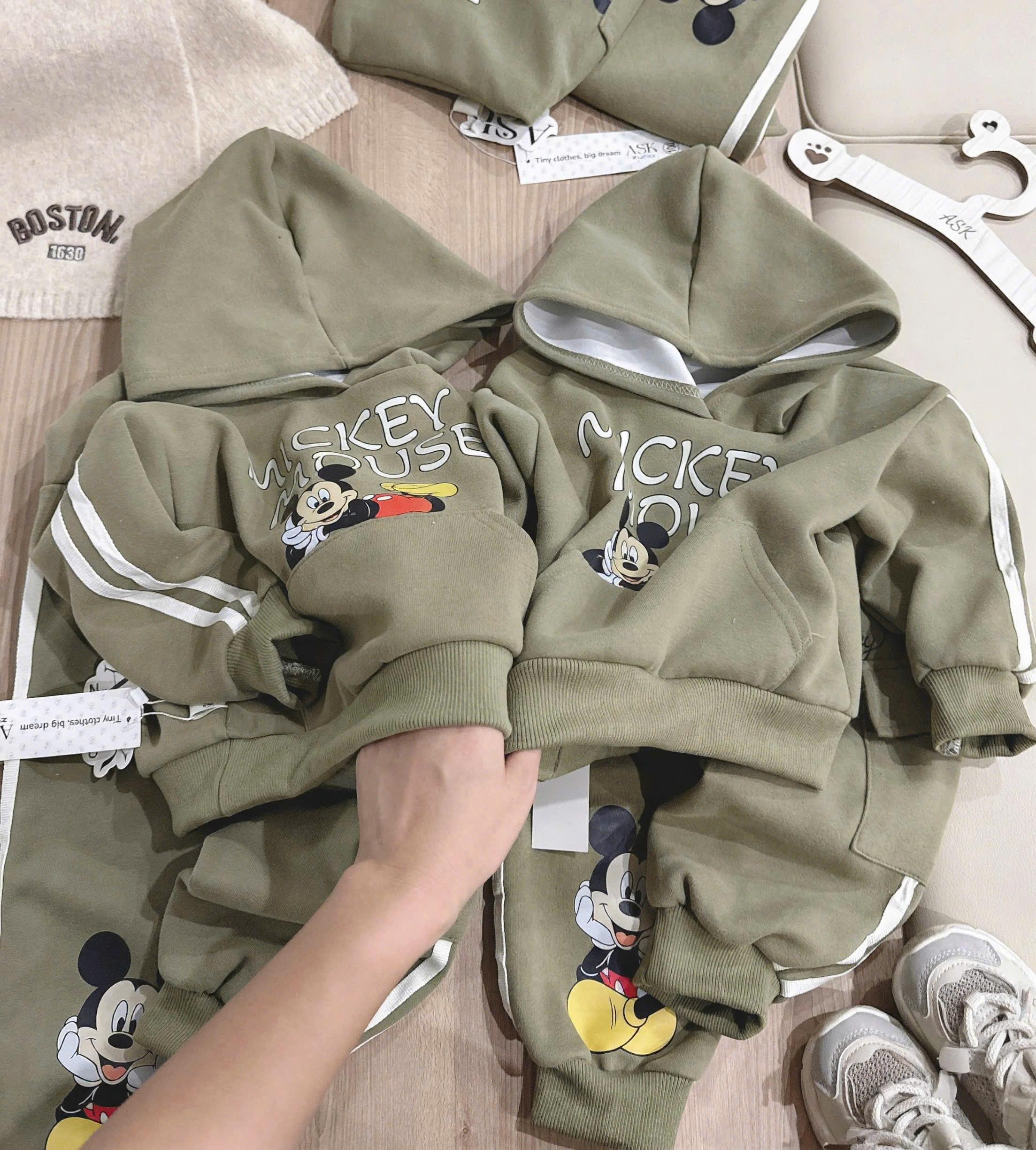 XẢ C135 - BỘ NỈ MICKEY MOUSE XANH RÊU