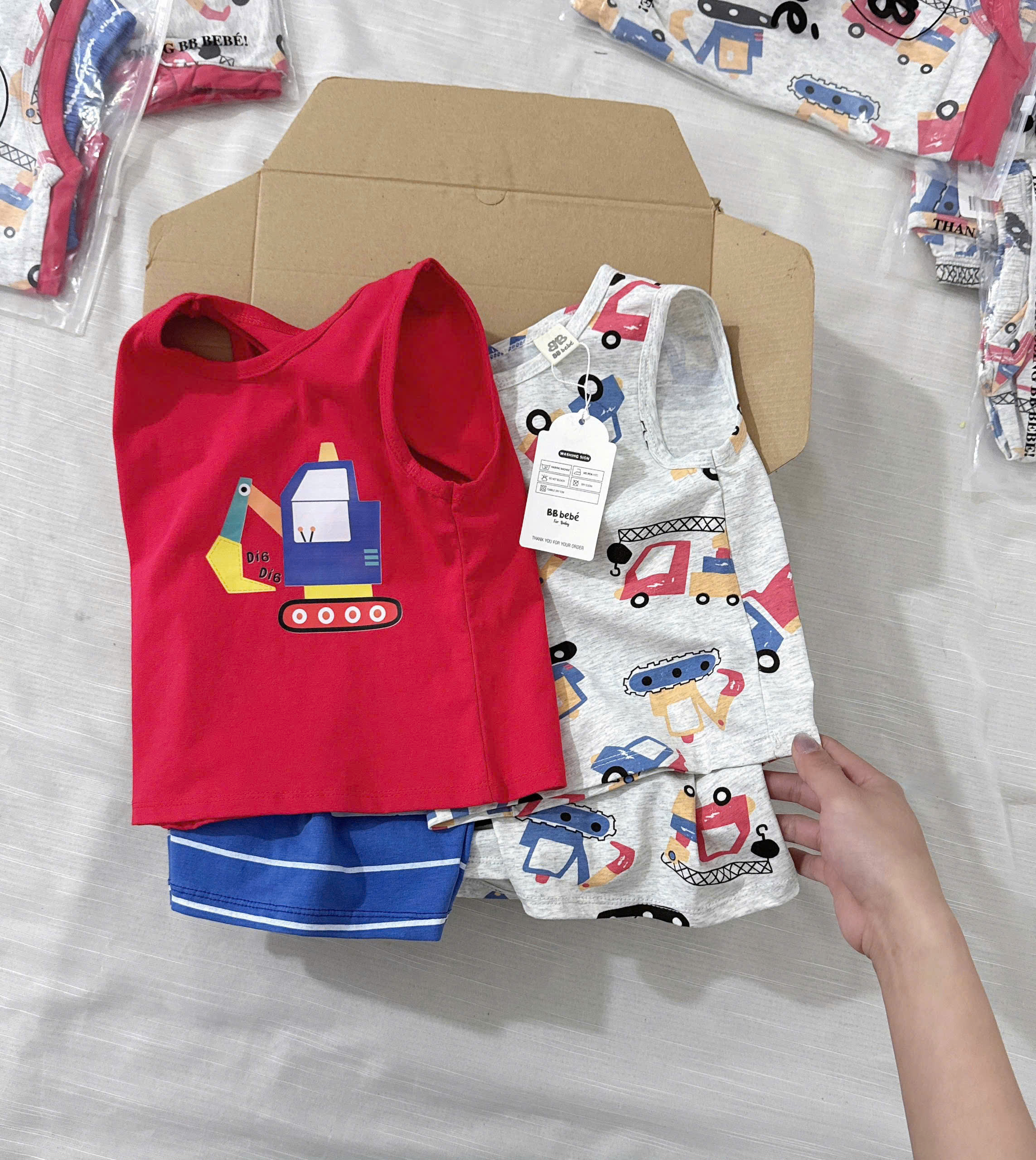 XẢ C207 - SET 2 BỘ Ô TÔ CẦN CẨU XÁM ĐỎ