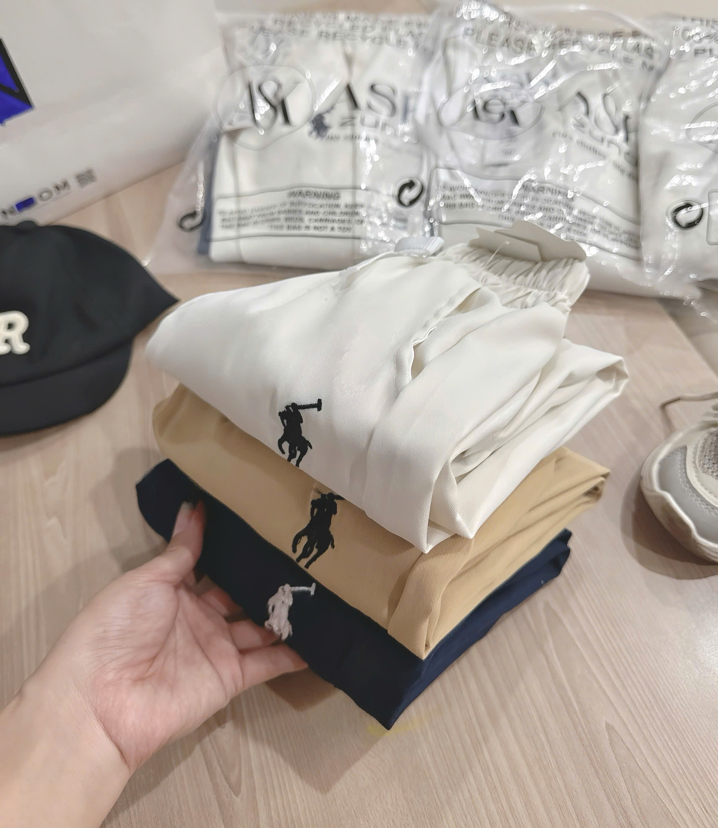 XẢ C328 - SET 3 QUẦN KAKI THÊU NGỰA TRẮNG THAN BE