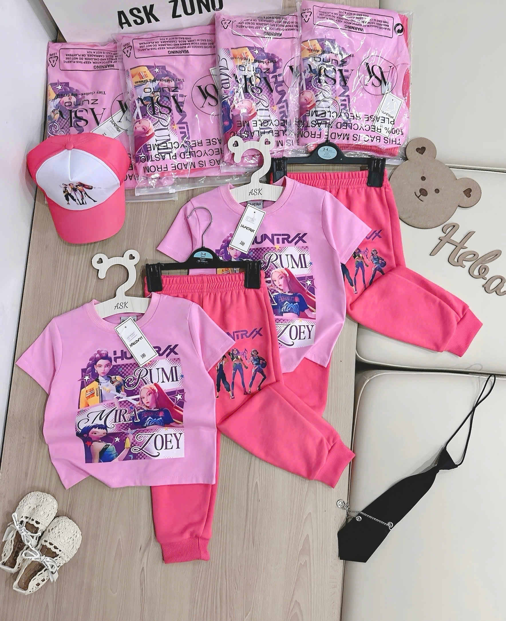 XẢ C380 - SET BỘ HỒNG HUNTRX K-POP KÈM MŨ