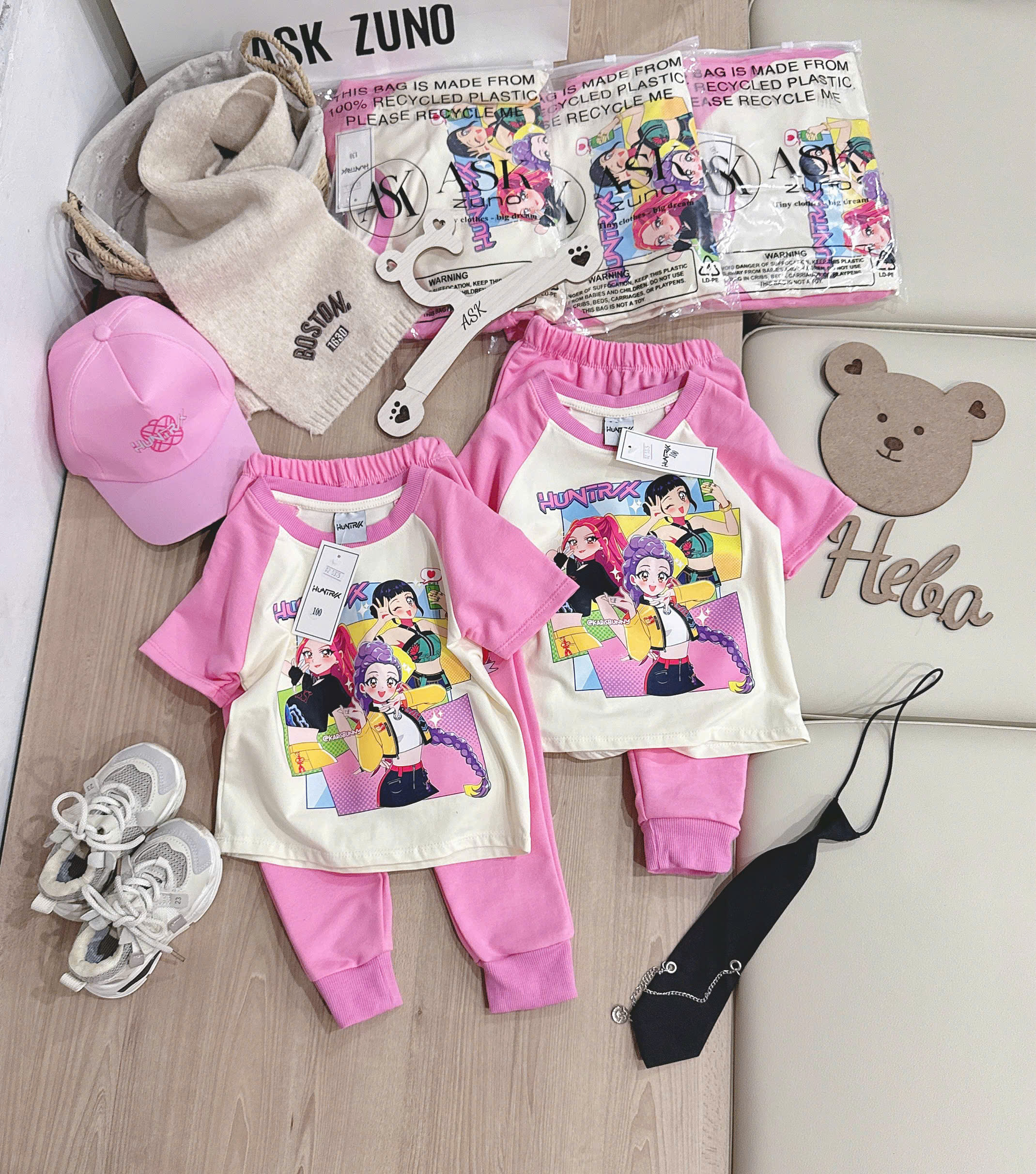XẢ C60 - SET BỘ CỘC TAY NHÓM NHẠC K POP HUNTRX KÈM MŨ