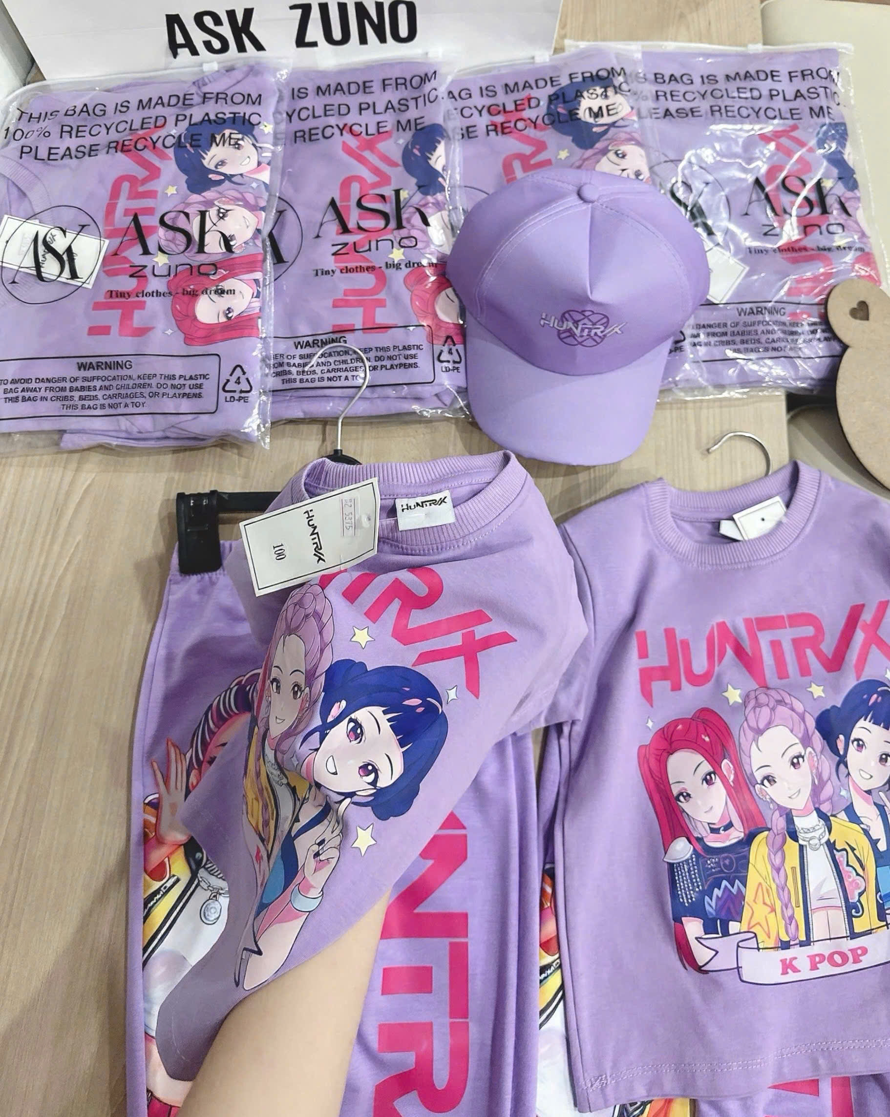XẢ C72 - SET BỘ TÍM NHÓM NHẠC K POP HUNTRX BÉ GÁI KÈM MŨ