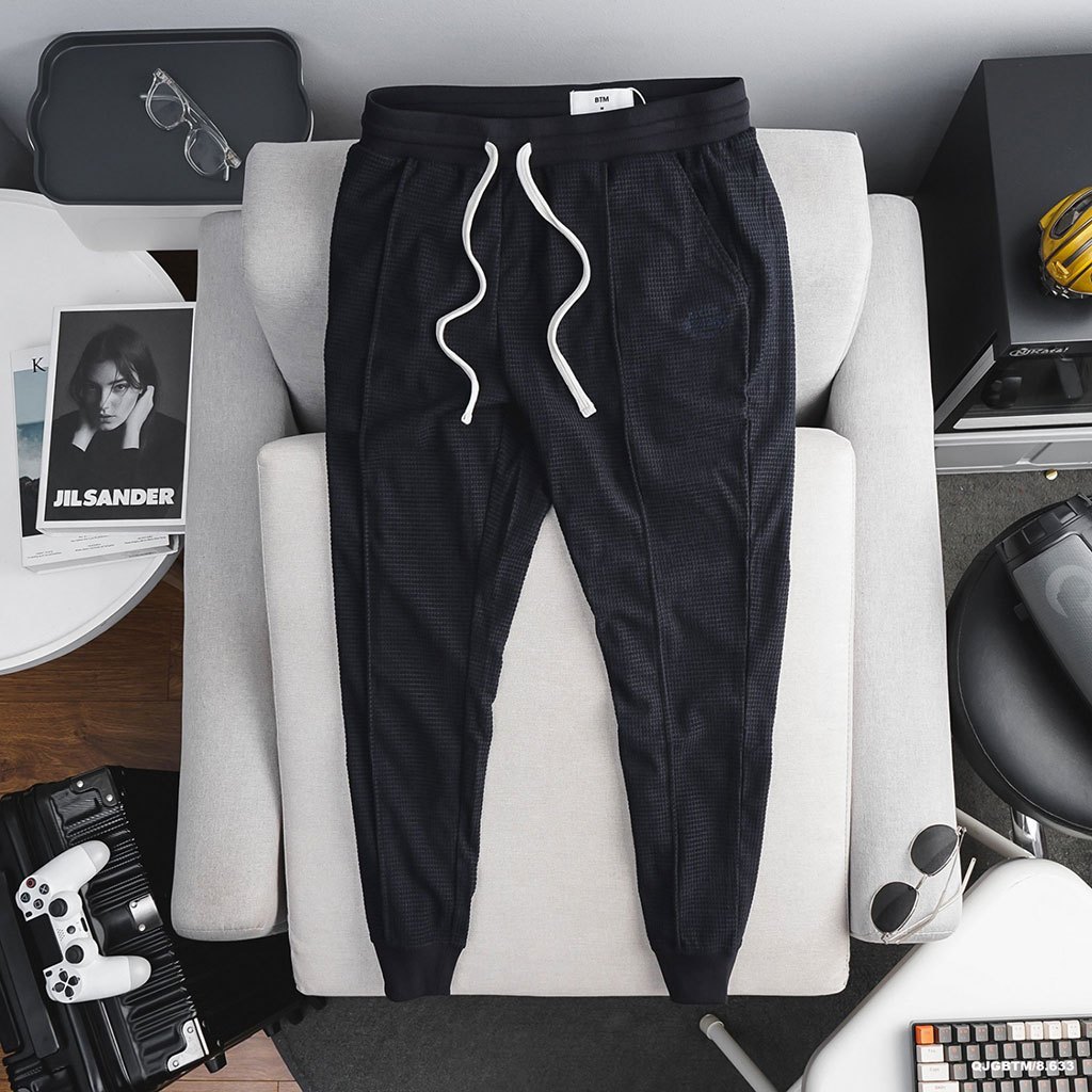 Quần jogger BTM embroidered ribbed velvet.