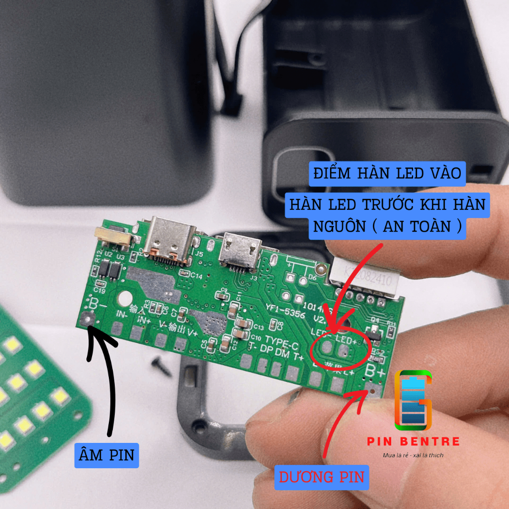 Box Sạc Sự Phòng 22.5W Vỏ Nhôm Chứa 6 Viên 21700