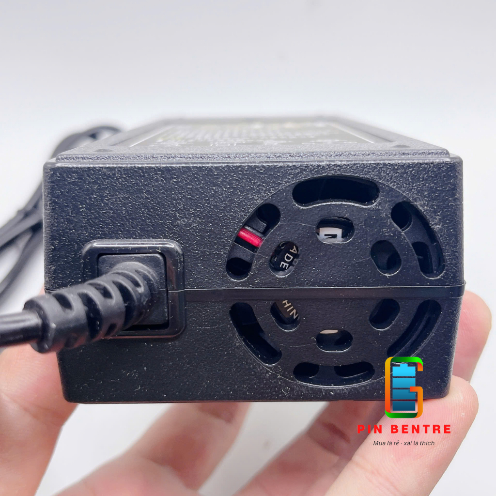 Sạc 29.2V - 5A dành cho Pin Sắt hệ 8S 3.2V có quạt tản nhiệt