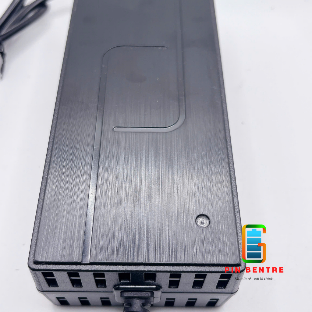 Sạc 29.2V - 5A dành cho Pin Sắt hệ 8S 3.2V có quạt tản nhiệt