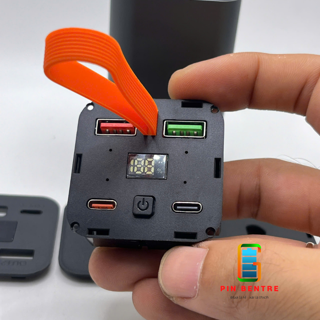 Box Sạc Sự Phòng 22.5W Vỏ Nhôm Chứa 4 Viên 21700