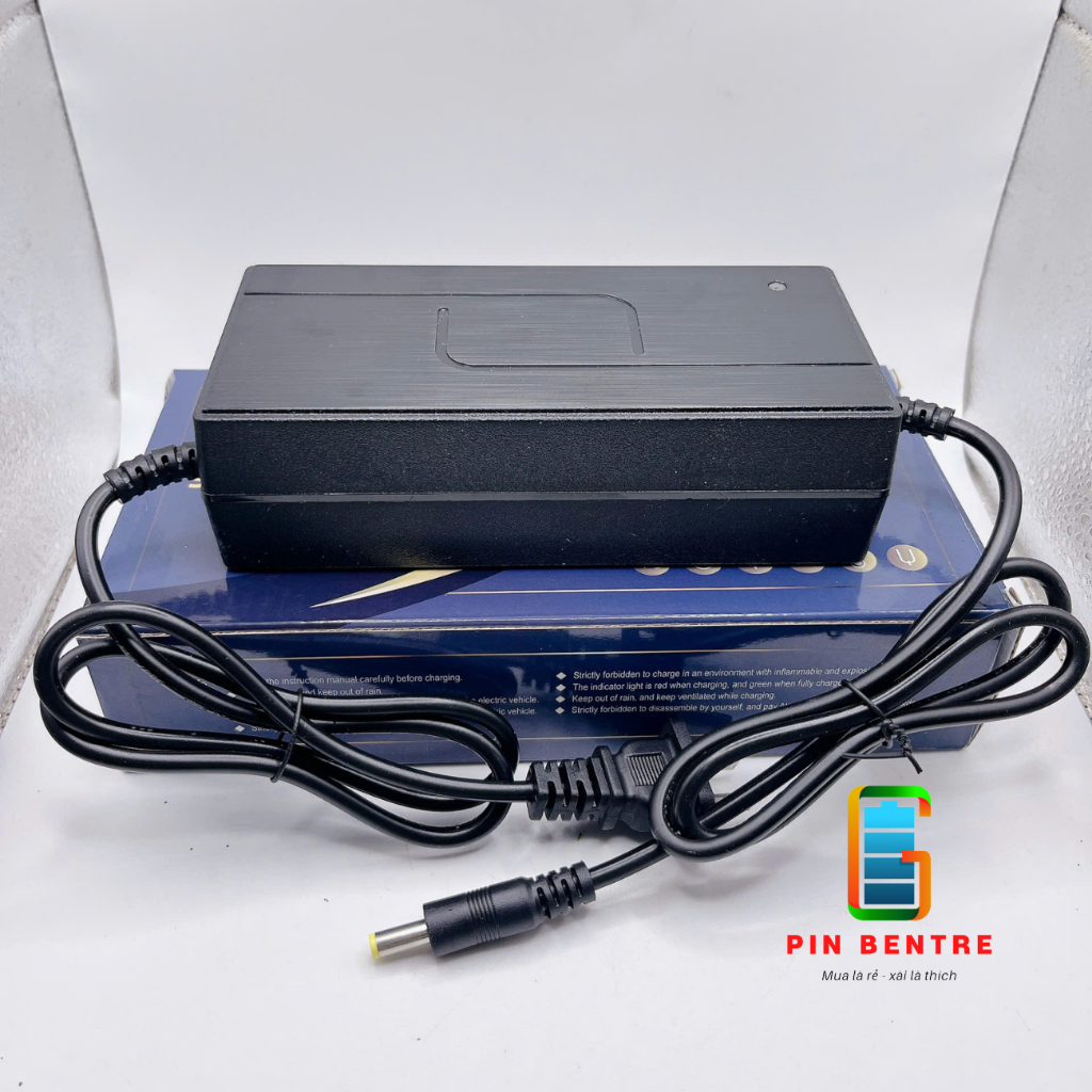 Sạc 29.2V - 5A dành cho Pin Sắt hệ 8S 3.2V có quạt tản nhiệt
