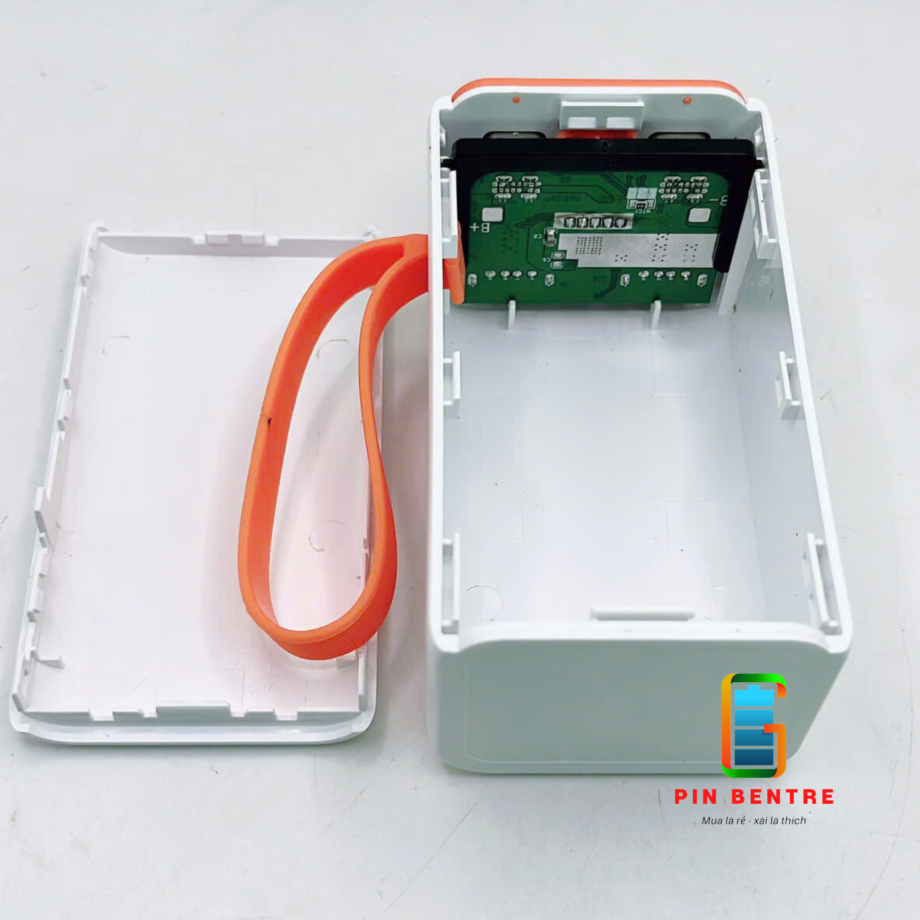 Box sạc dự phòng HW-01 22.5W chứa 4 Cell 21700 ( Chưa Pin,Vỏ Nhựa )